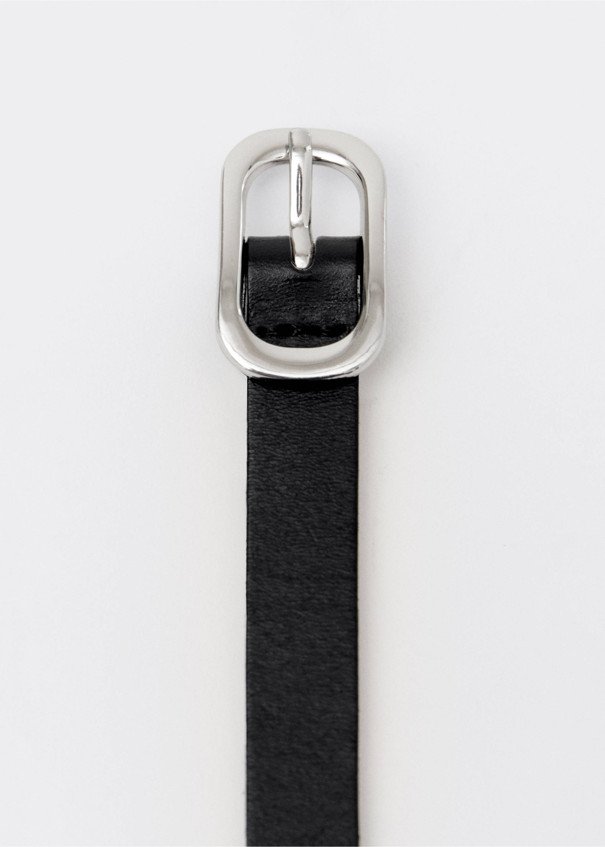 Leather belt with oval buckle - Details of the article 2, Black. Ref: 87044418-00.