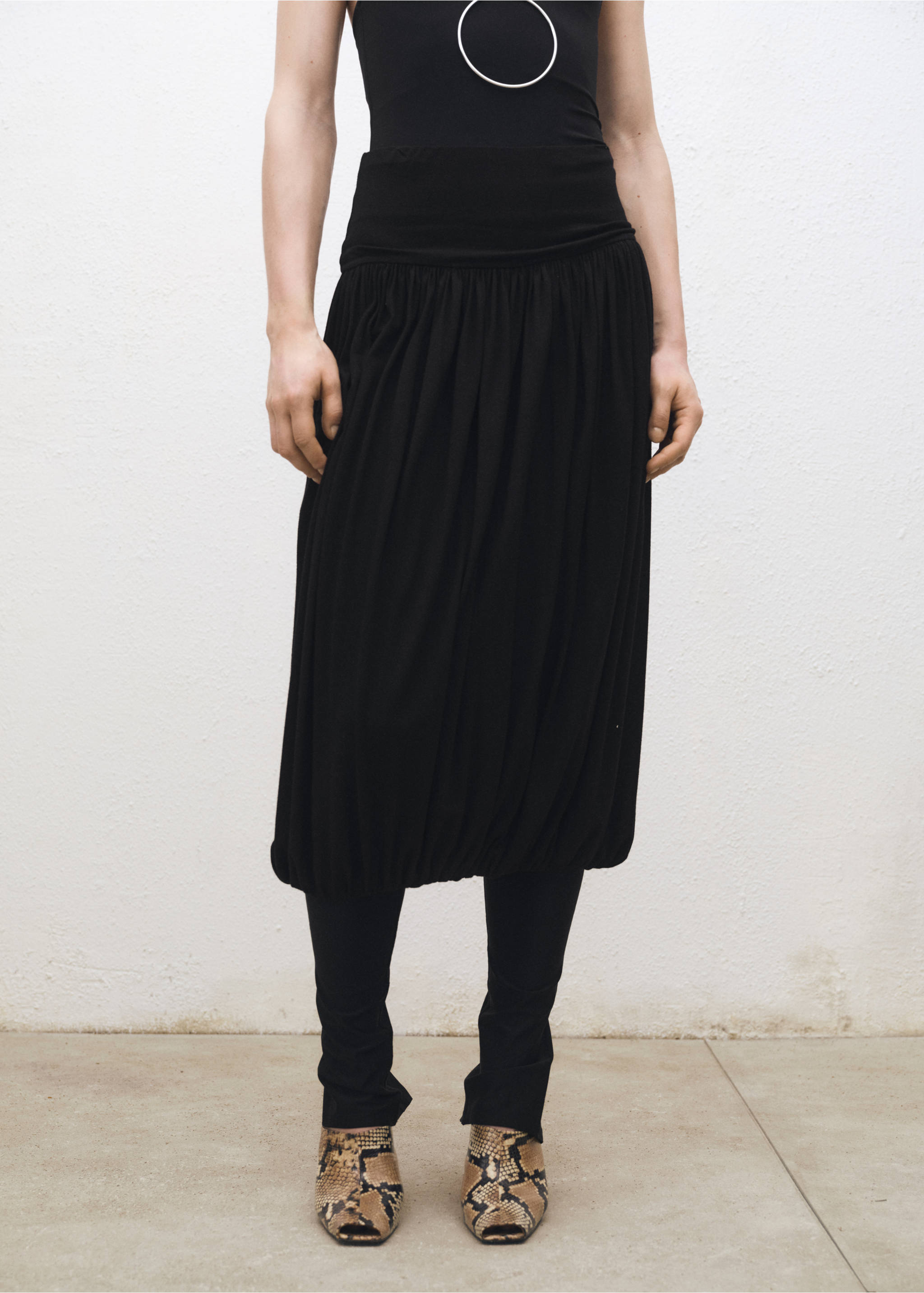 Balloon midi skirt - Medium plane, Black. Ref: 87044421-00.