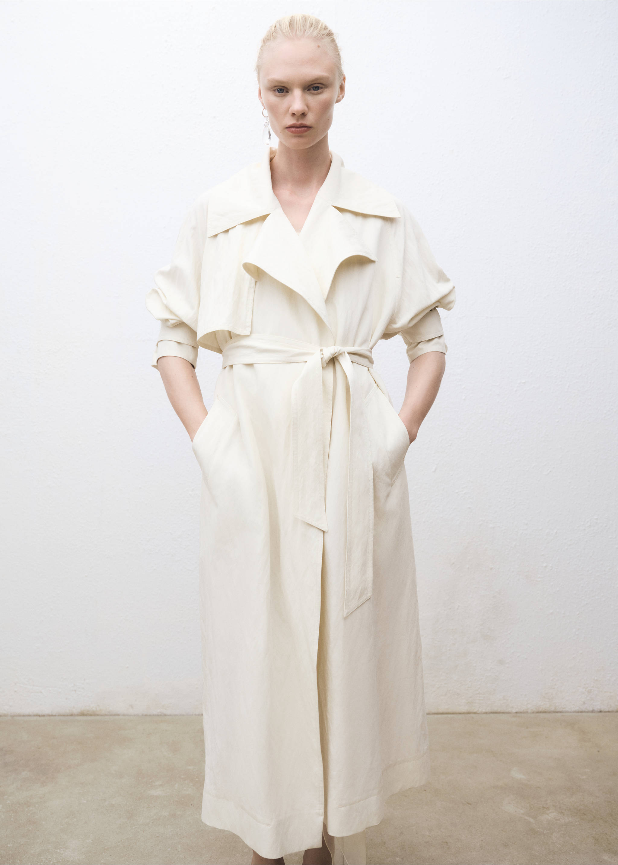 Oversized trenchcoat met revers - Overzichtstekening, Ecru. Ref: 87044425-00.