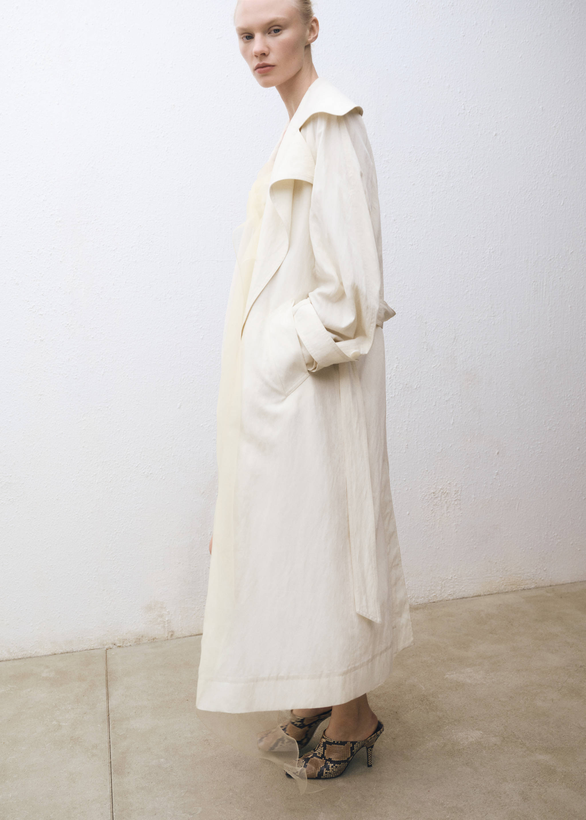 Oversized trenchcoat met revers - Detail van het artikel 6