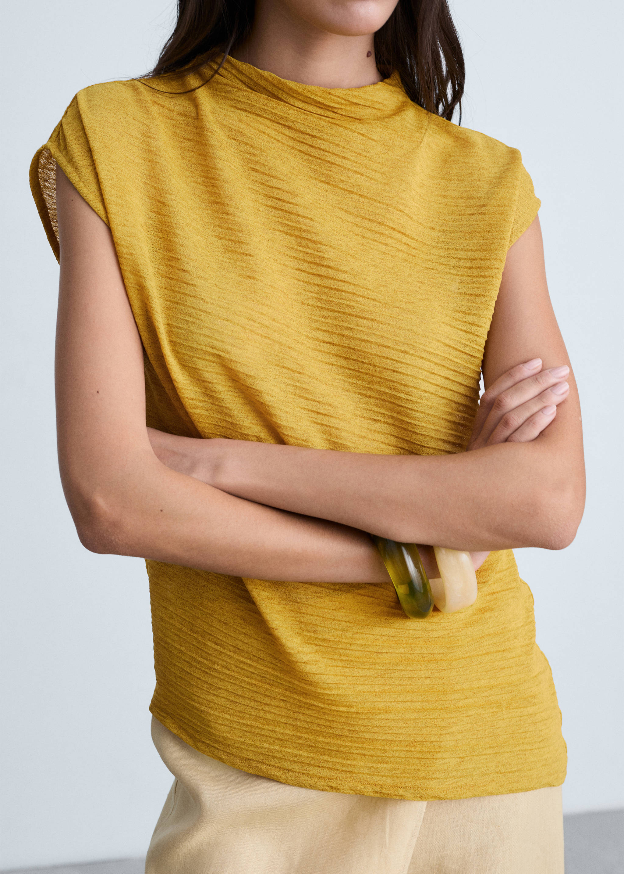 Asymmetrical textured top - Medium plane