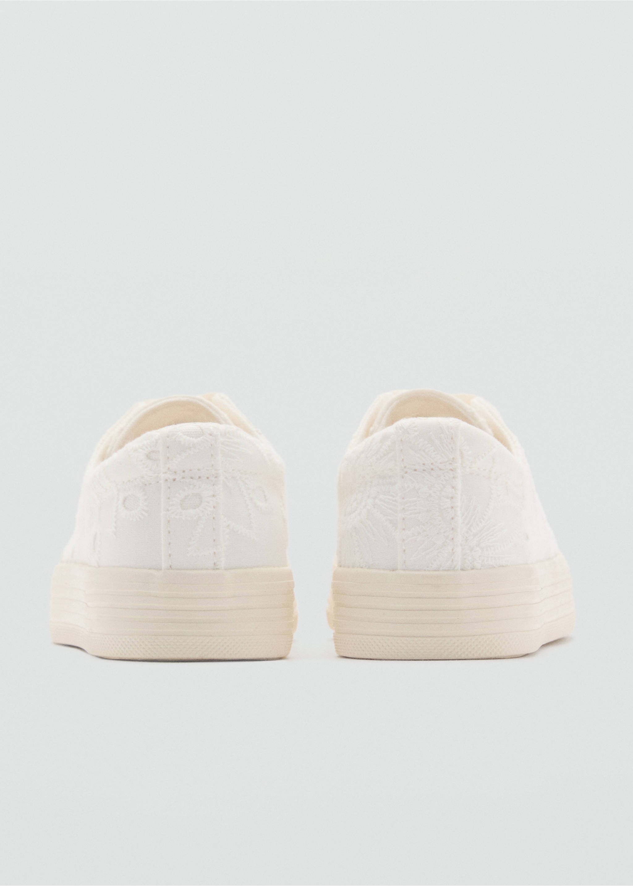 Deportivas bordadas - Detalle del artículo 2, Blanco. Ref: 87044781-00.