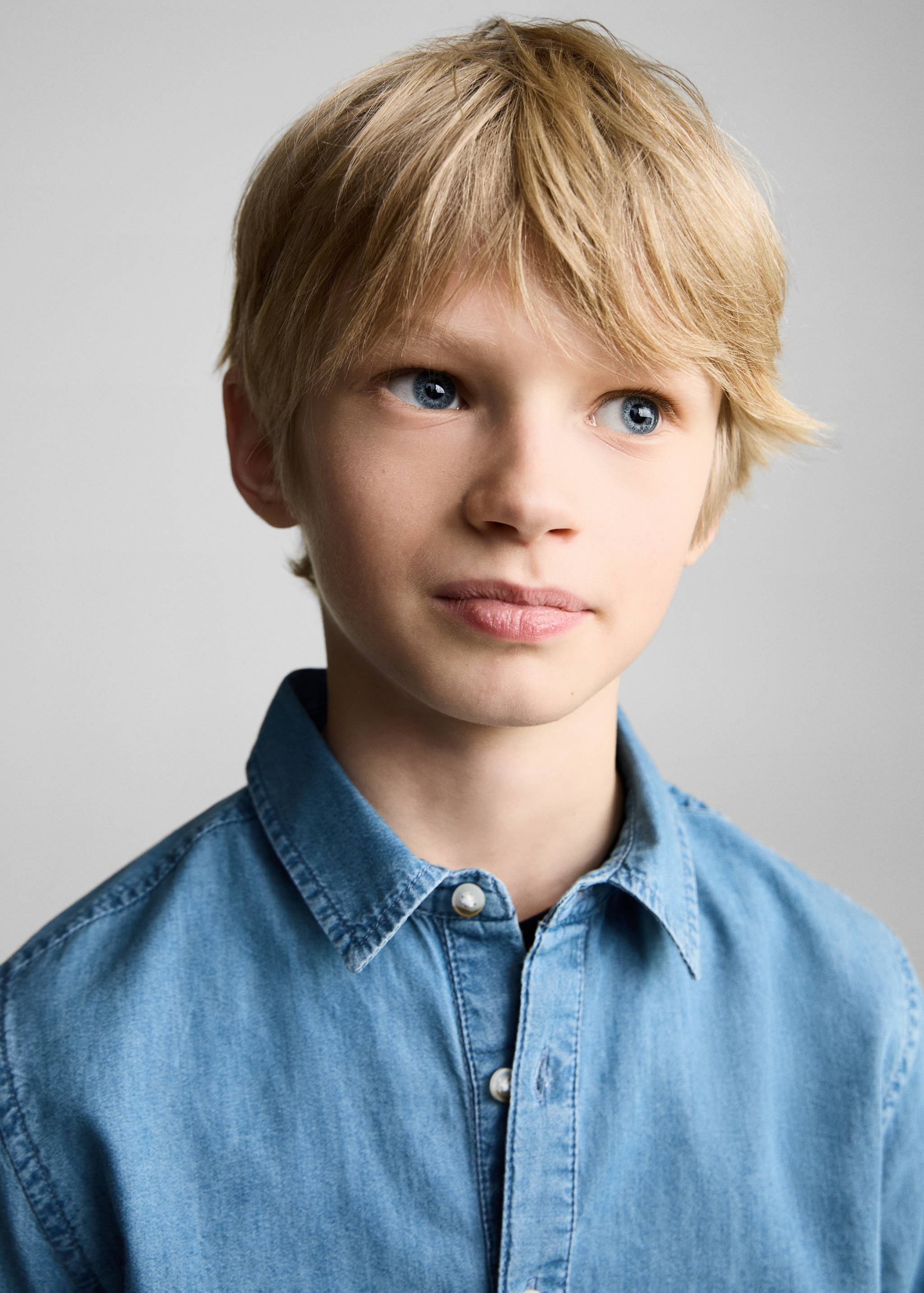 Jeanshemd mit Poloshirtkragen - Detail des Artikels 1