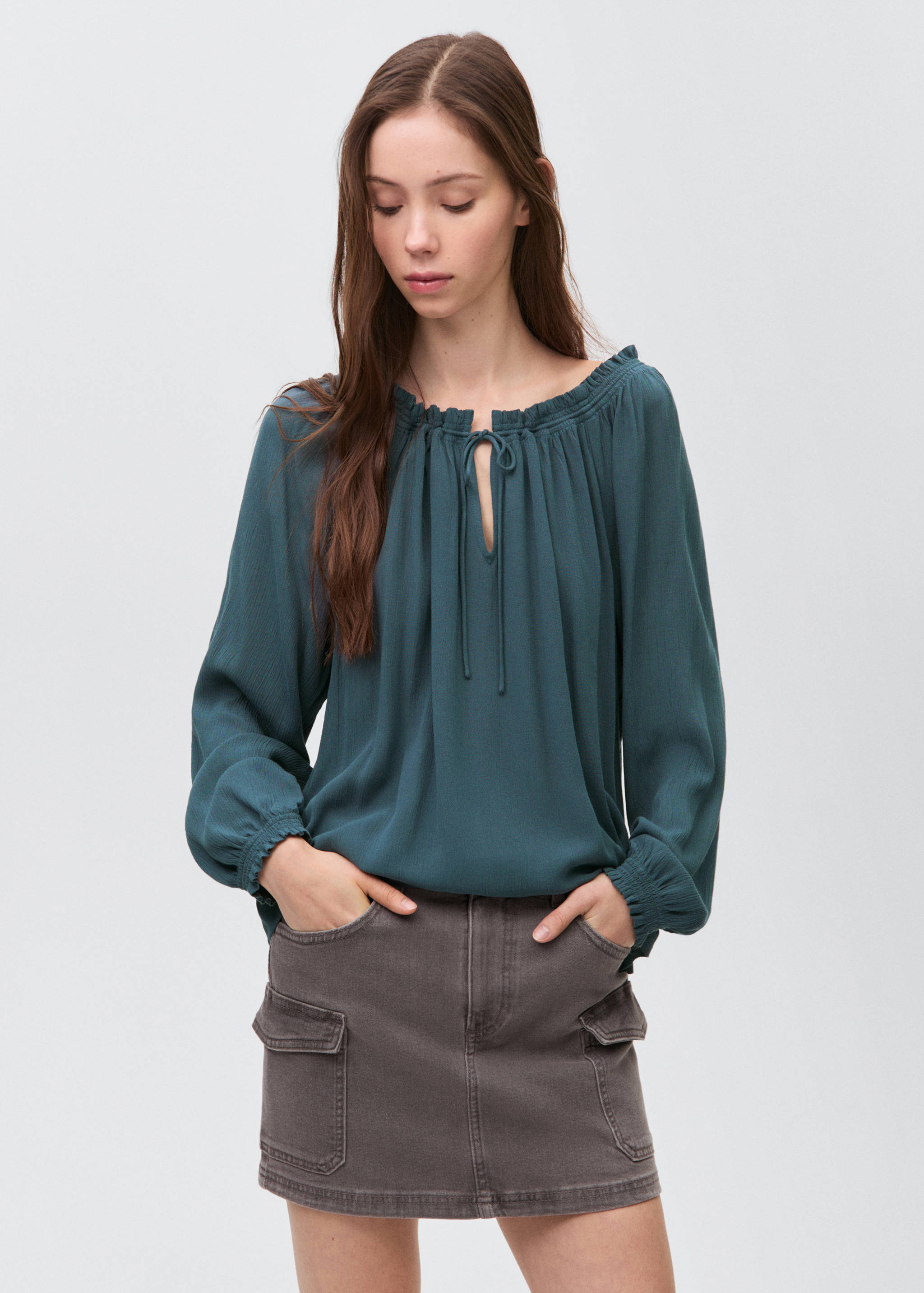 Ruched neck blouse - Medium plane
