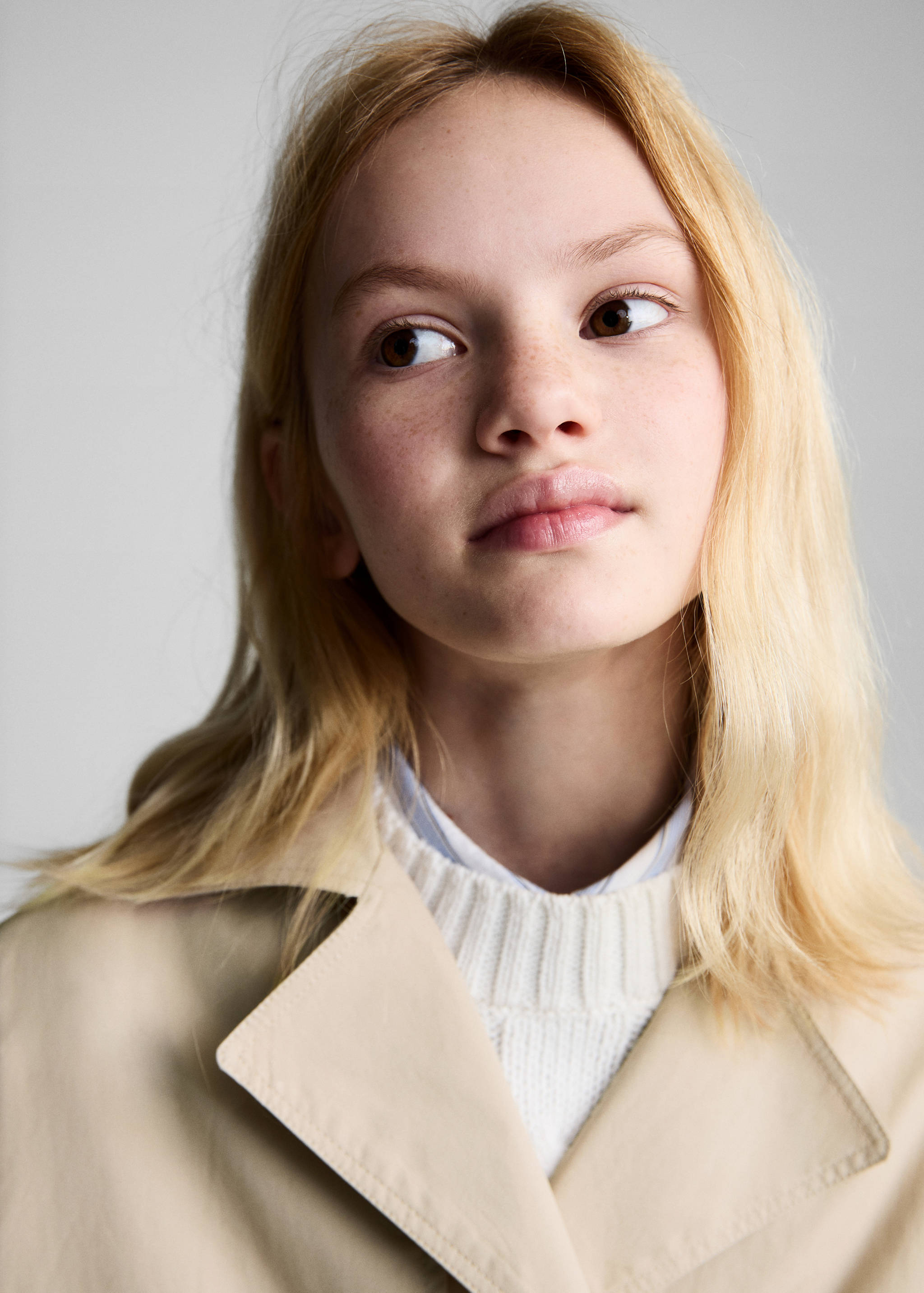 Doppelreihige Jacke in Cropped-Länge - Detail des Artikels 1