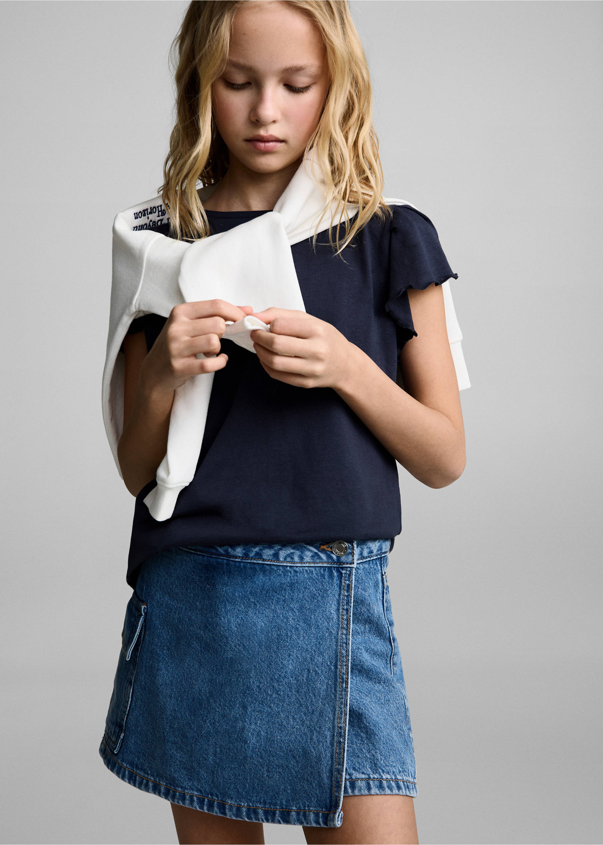 Short-sleeved ruffle t-shirt - Details of the article 2, Dark Navy. Ref: 87044800-00.
