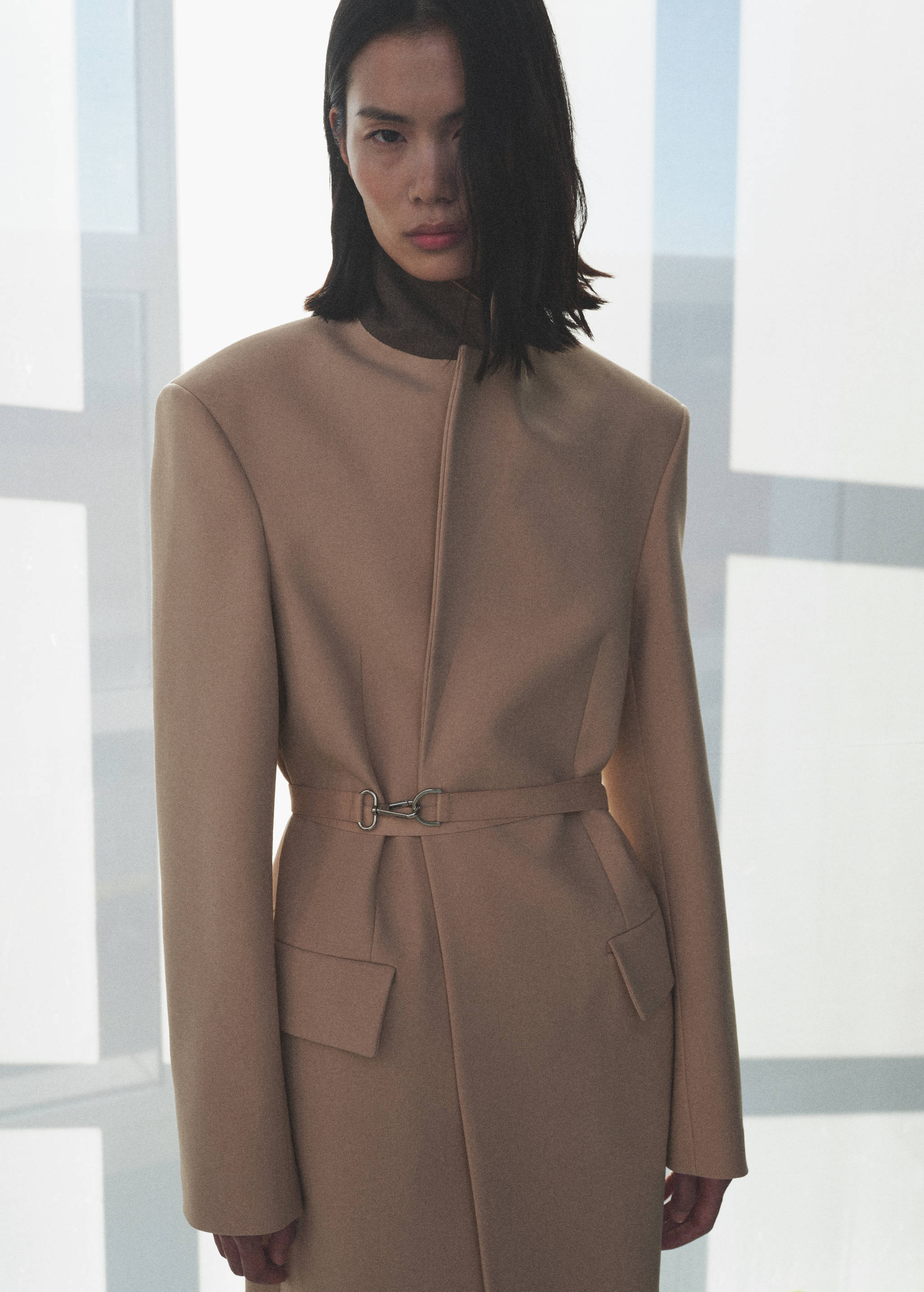 Wełniany płaszcz z paskiem - Szczegóły artykułu 6