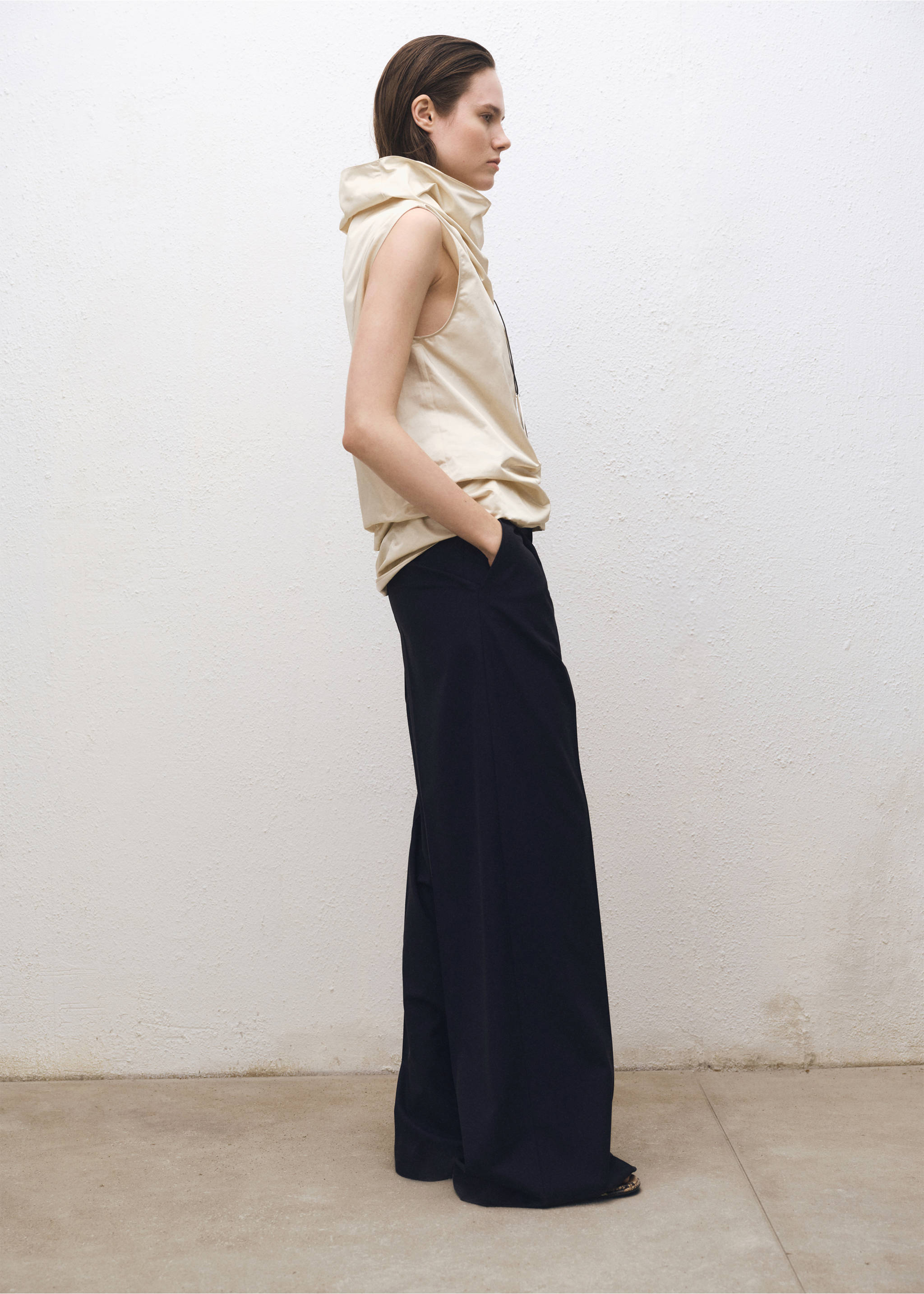Wide leg wool-blend pleated trousers - Details of the article 2, Navy. Ref: 87044812-00.