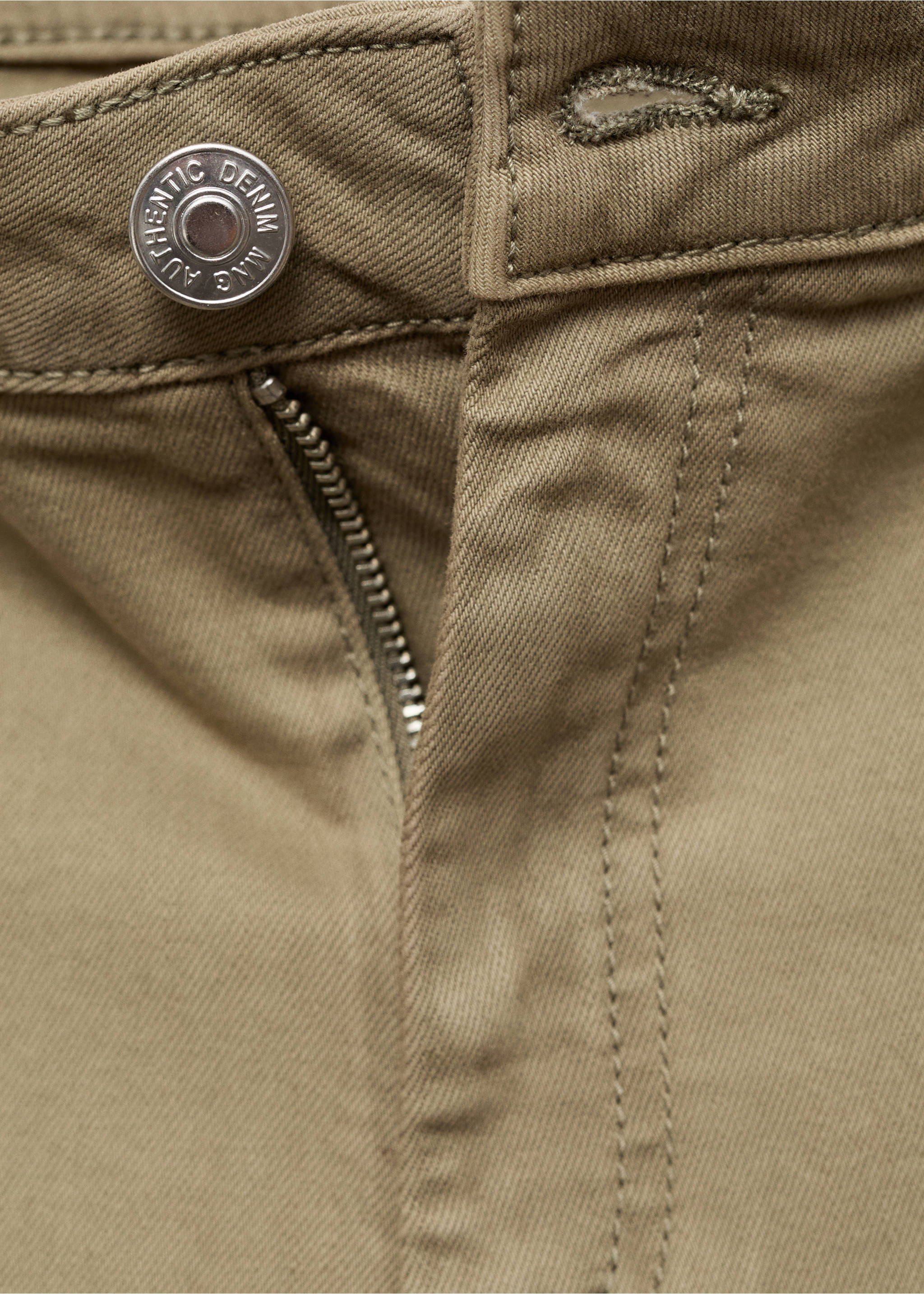 Shorts estil cargo - Detall de l'article 0, Caqui. Ref: 87045725-00.