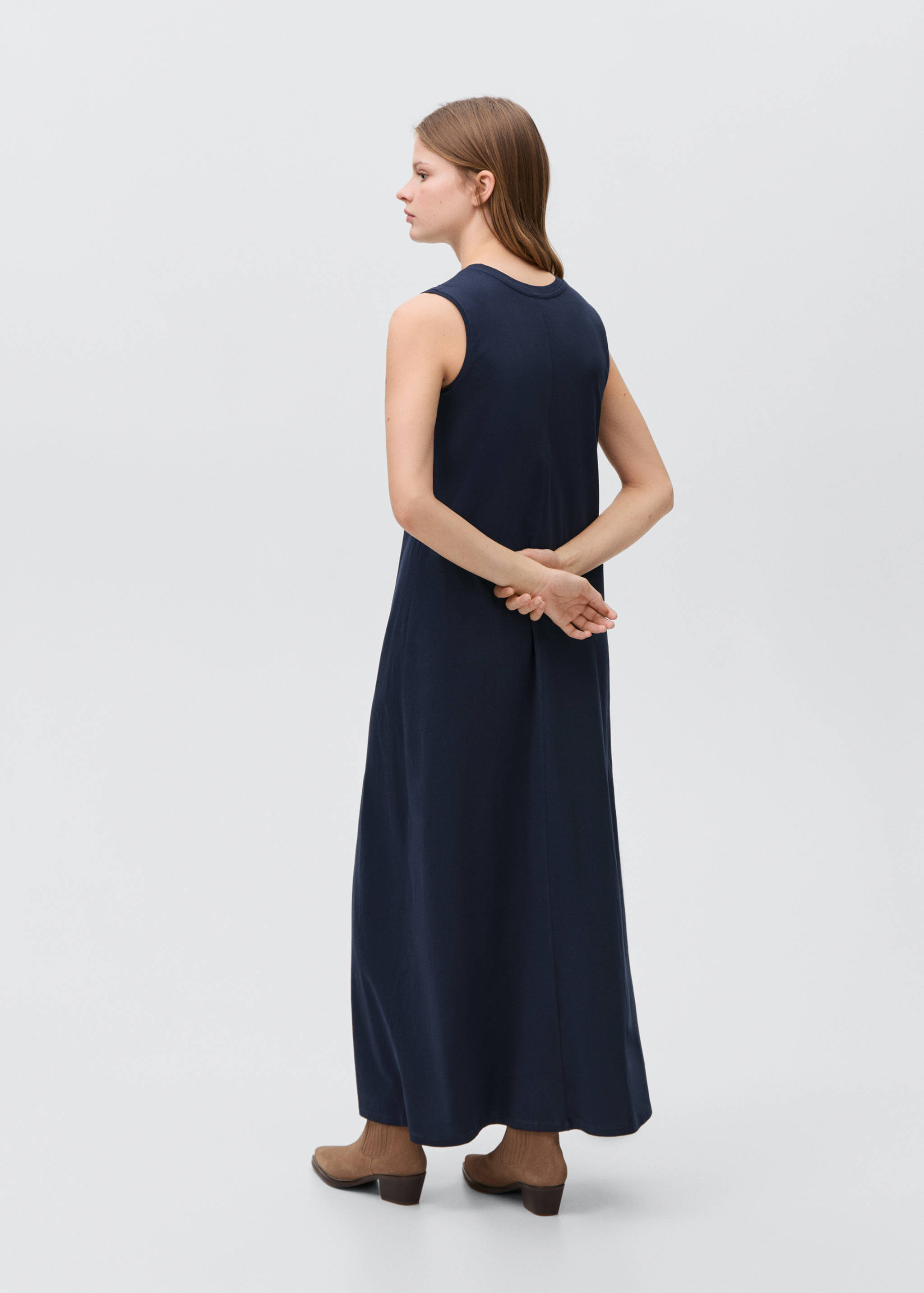 Sleeveless knitted dress - Reverse of the article