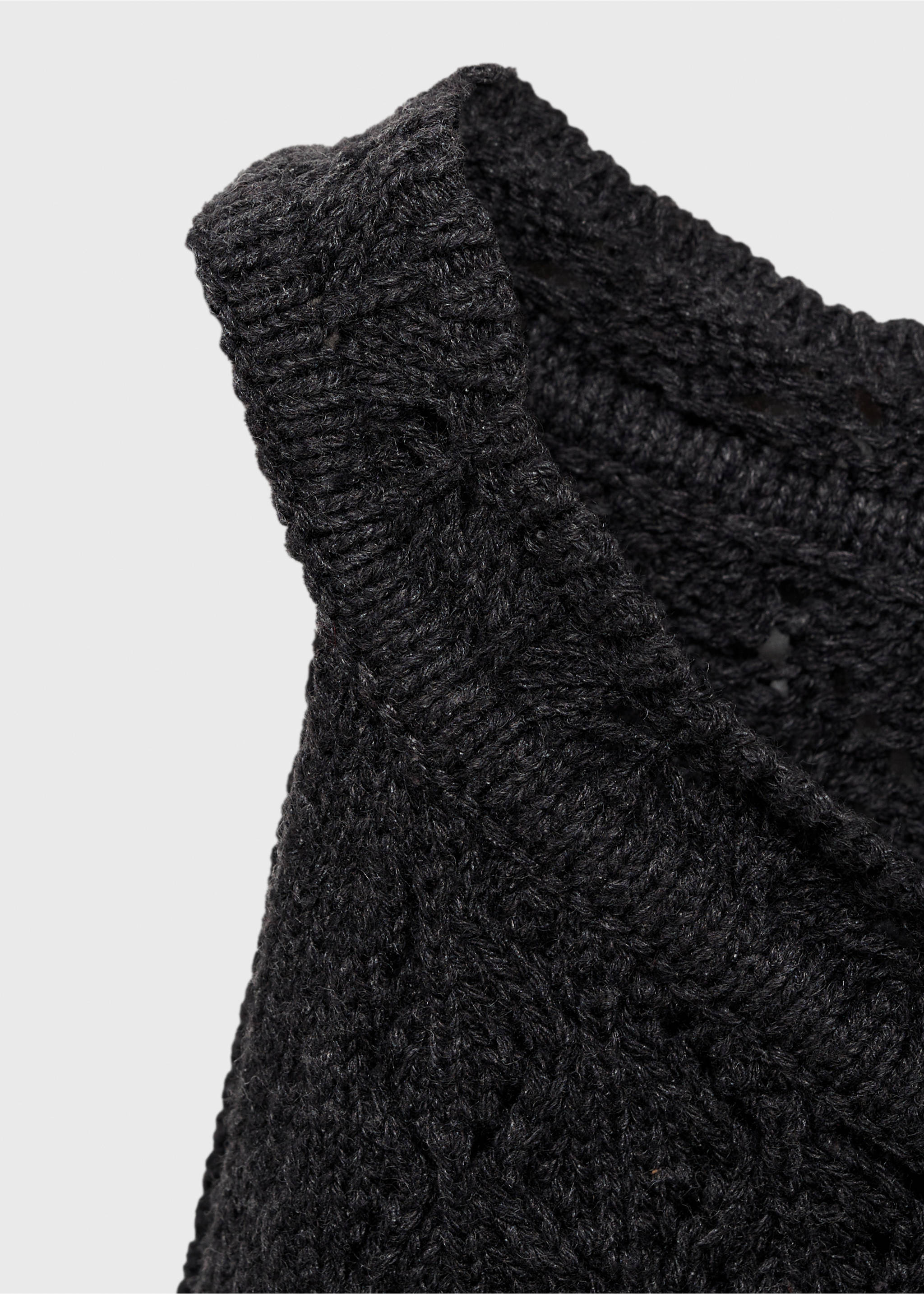 Broderie anglaise panel top - Details of the article 8, Charcoal. Ref: 87045731-00.