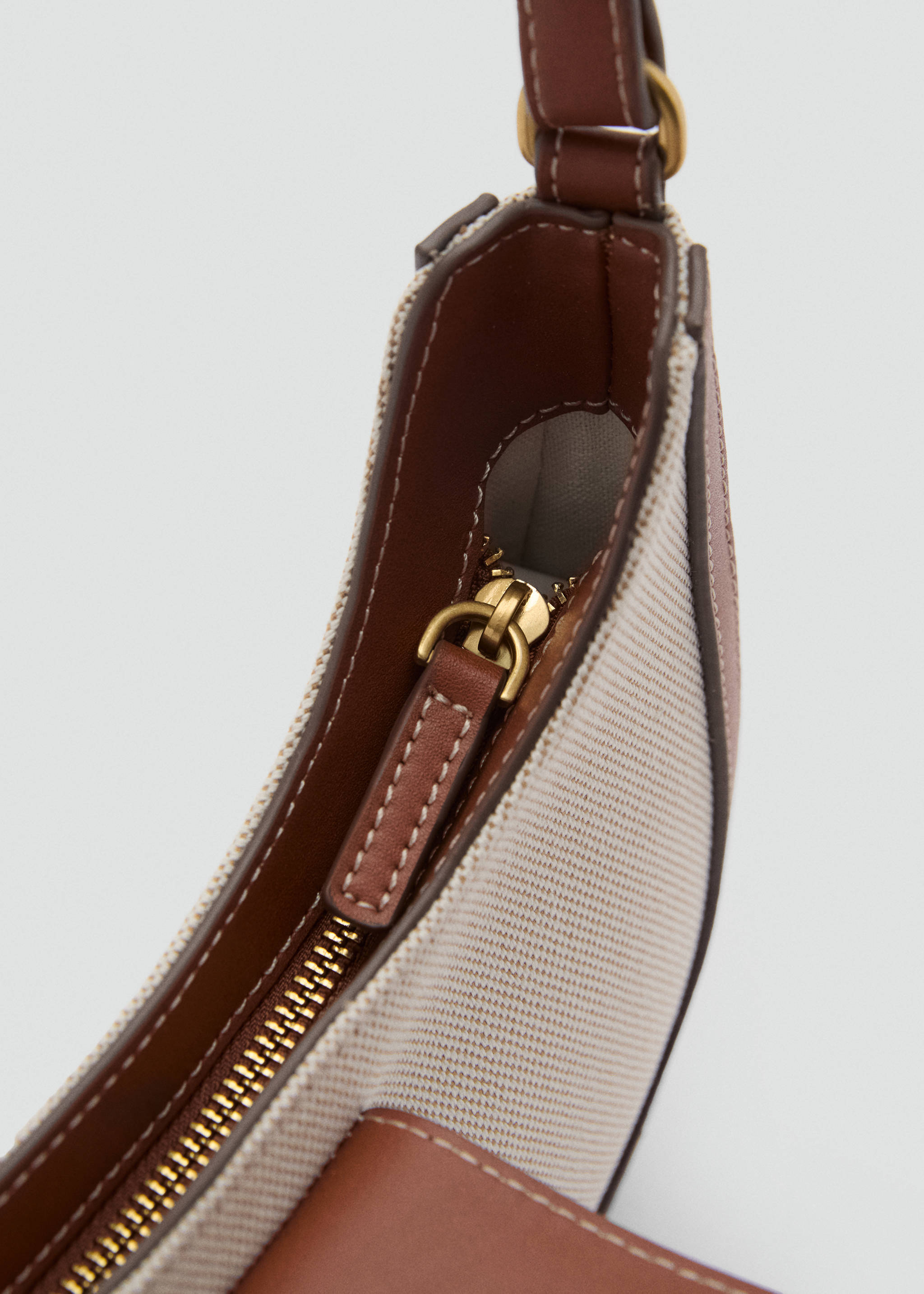 Contrast canvas shoulder bag - Details of the article 3