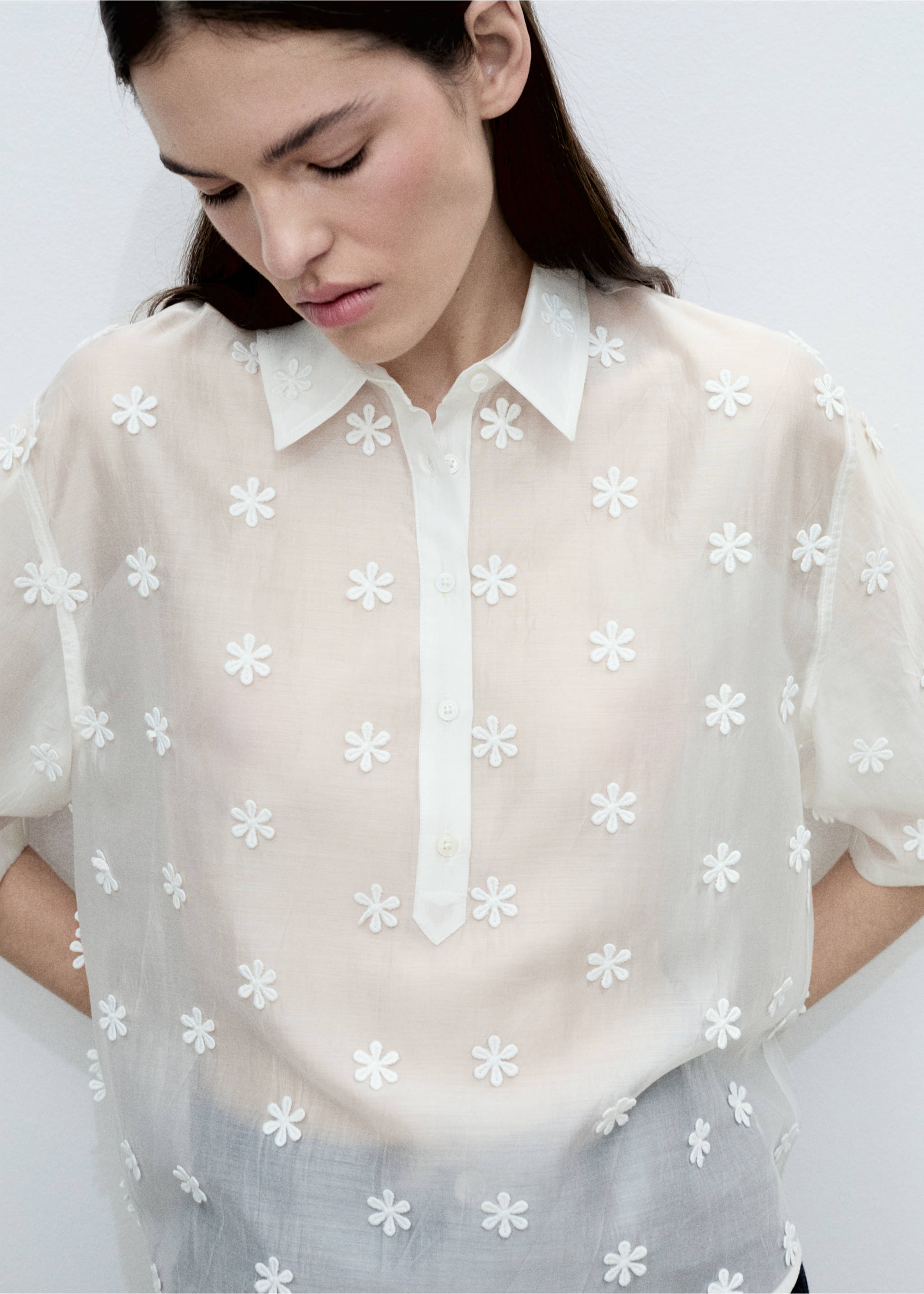 Camisa lyocell semitransparente flores - Plano medio, Blanco. Ref: 87045742-00.