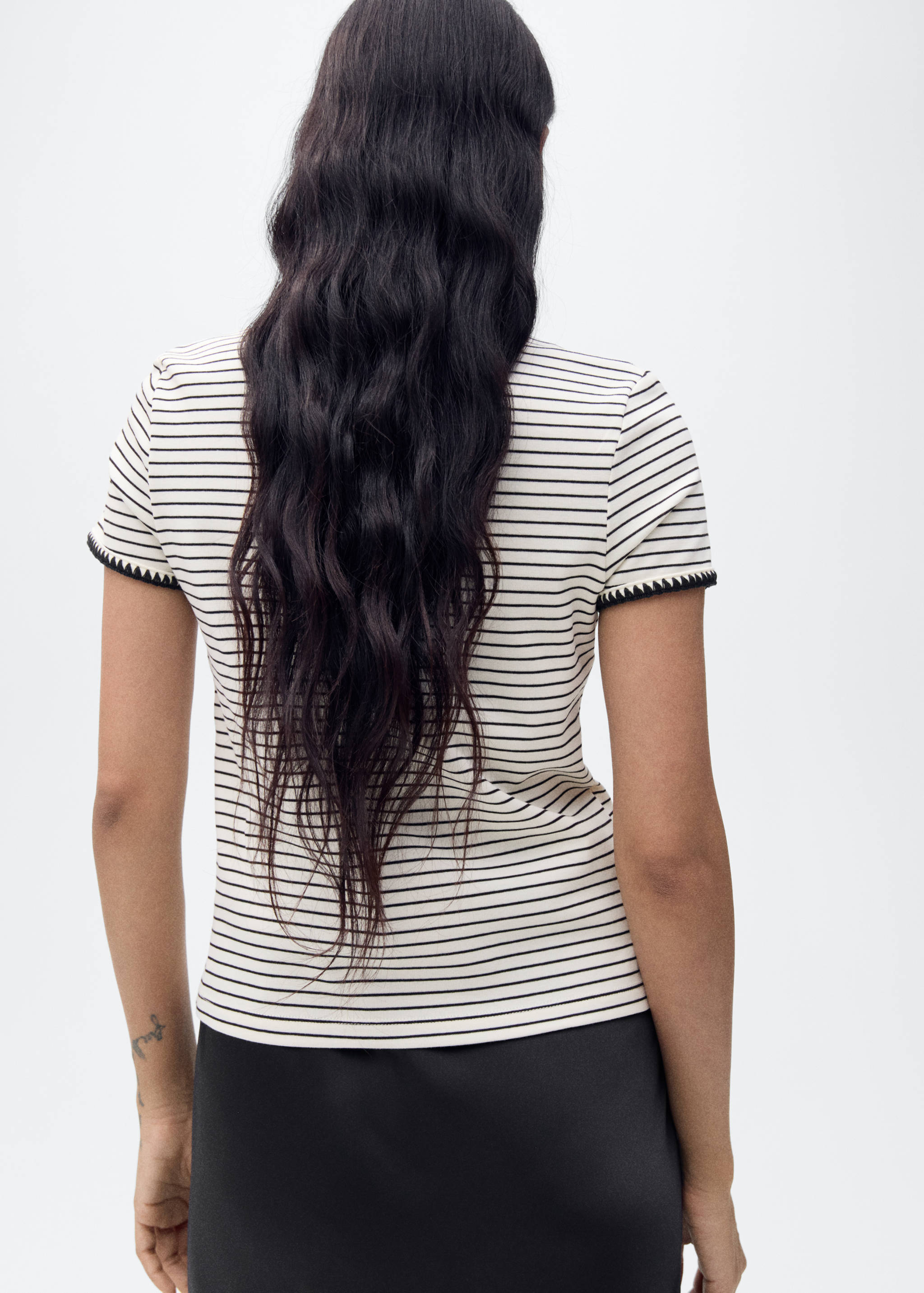 Cotton t-shirt with contrasting trim - Reverse of the article