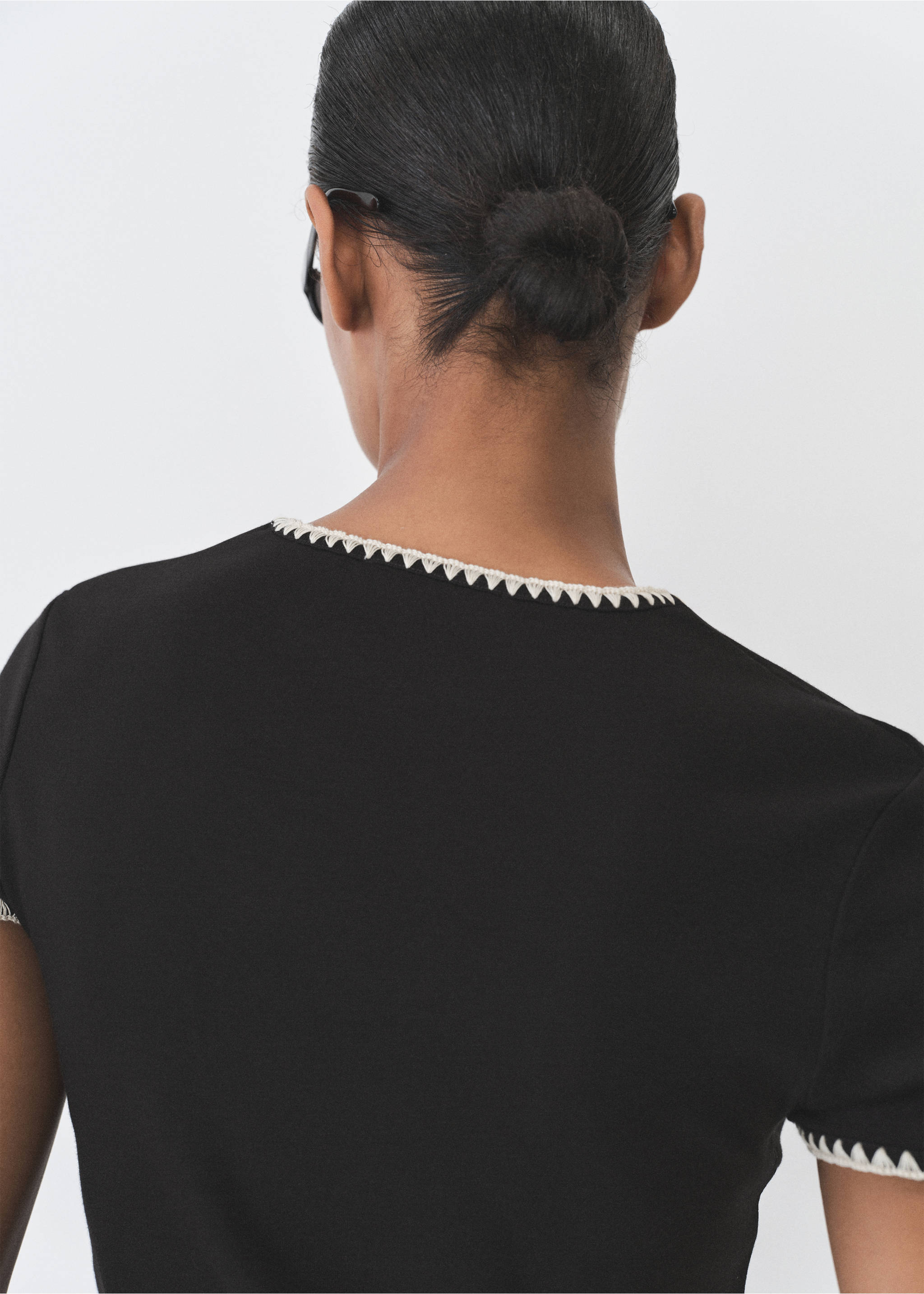 Cotton t-shirt with contrasting trim - Details of the article 1, Black. Ref: 87045749-00.