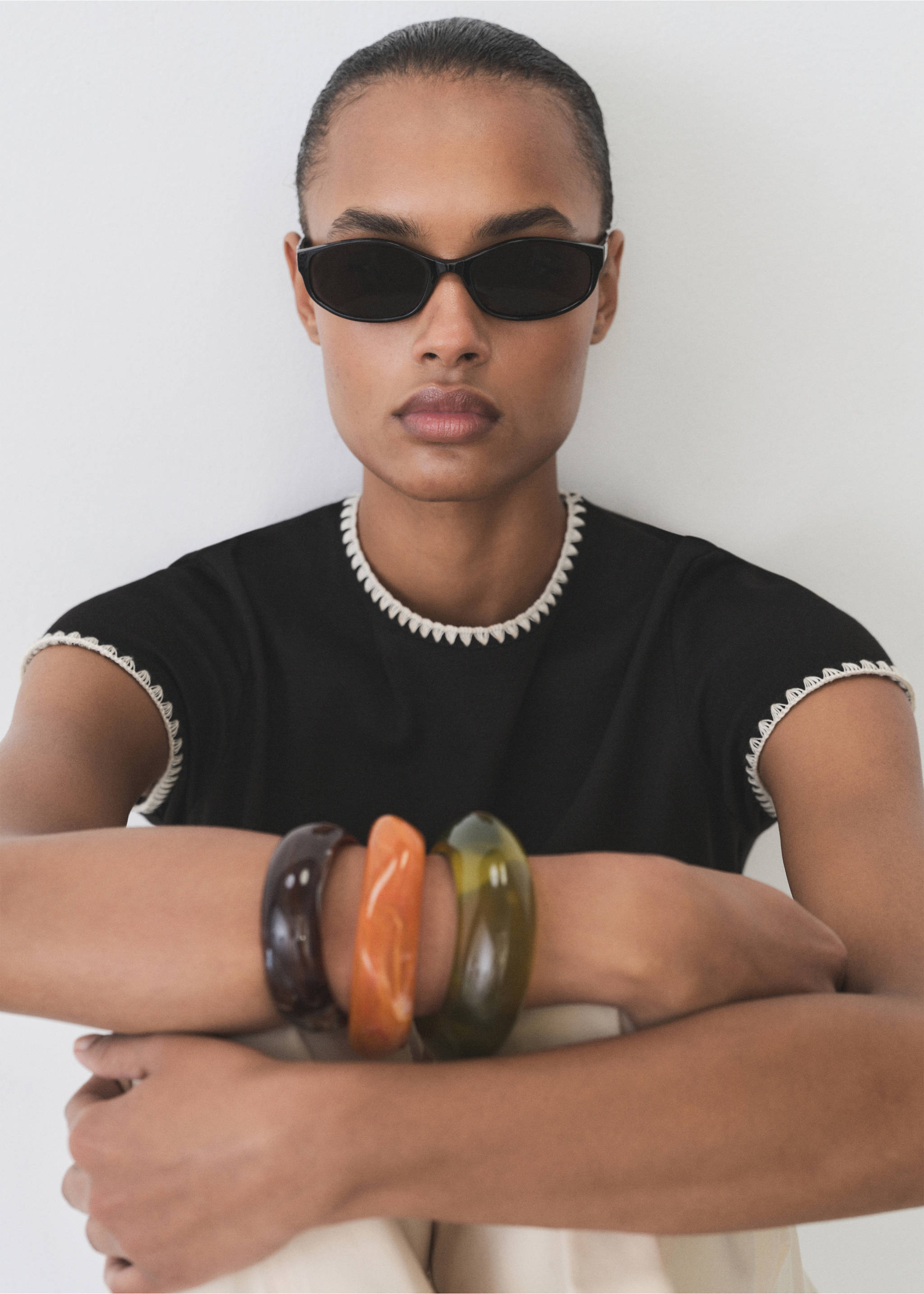 Cotton t-shirt with contrasting trim - Details of the article 6, Black. Ref: 87045749-00.