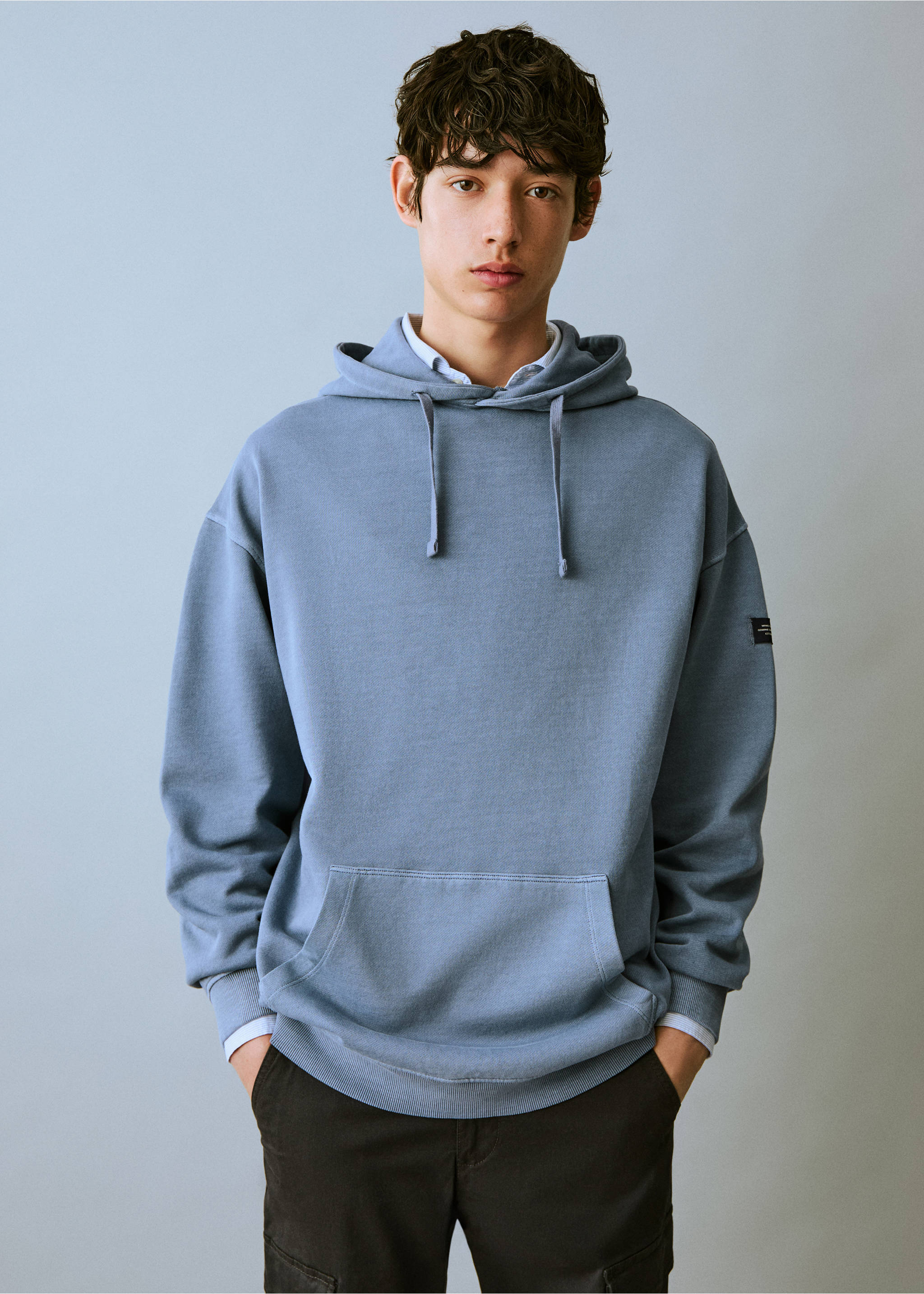 Baumwoll-Sweatshirt mit Tasche - Mittlere Ansicht, Blau. Ref: 87045751-00.