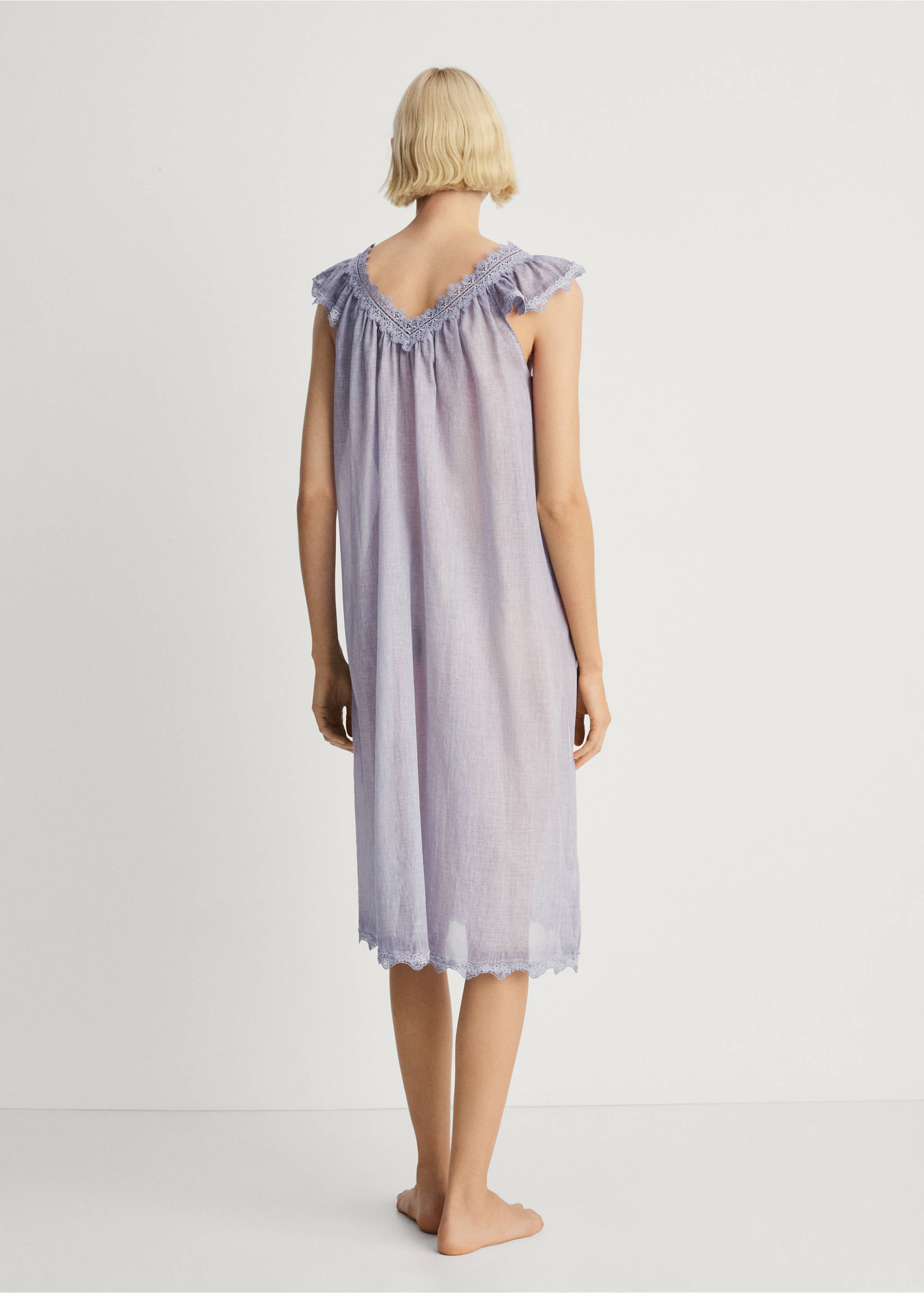 Overdyed lace cotton nightdress - Reverse of the article, Lilac. Ref: 87045752-00.