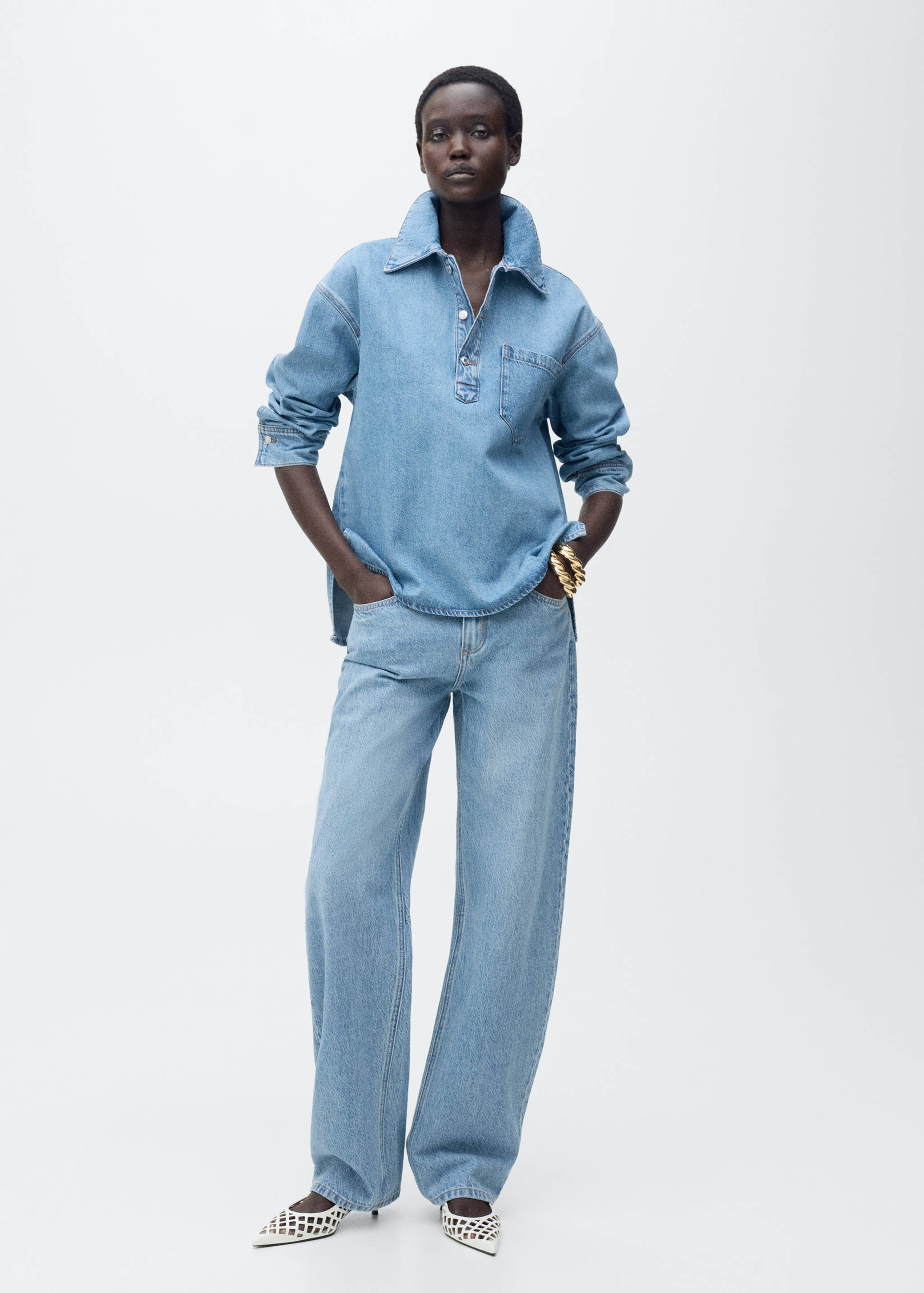 Blusa denim bolsillo - Plano general