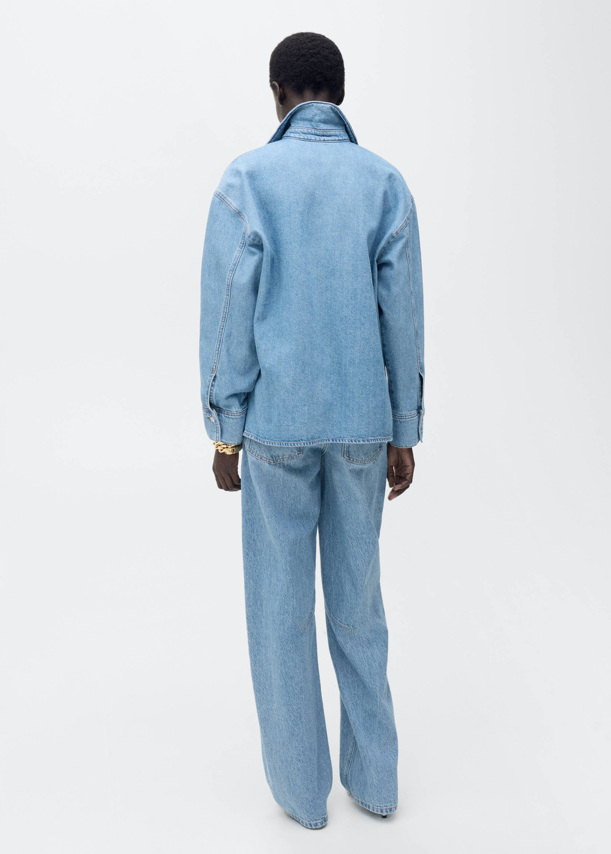 Blusa denim bolsillo - Reverso del artículo