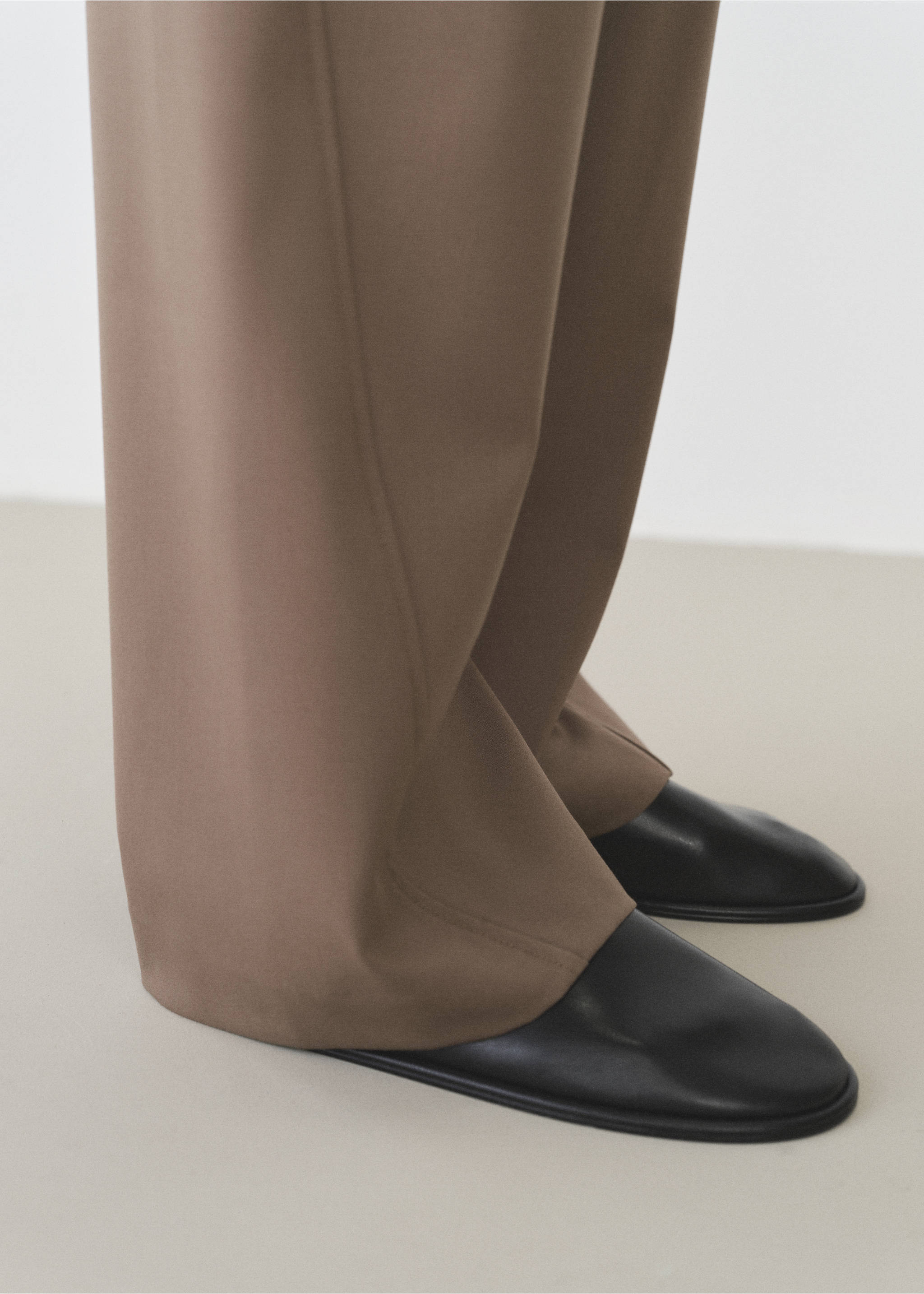 Belt straight-fit trousers - Details of the article 3, Medium Brown. Ref: 87045757-00.