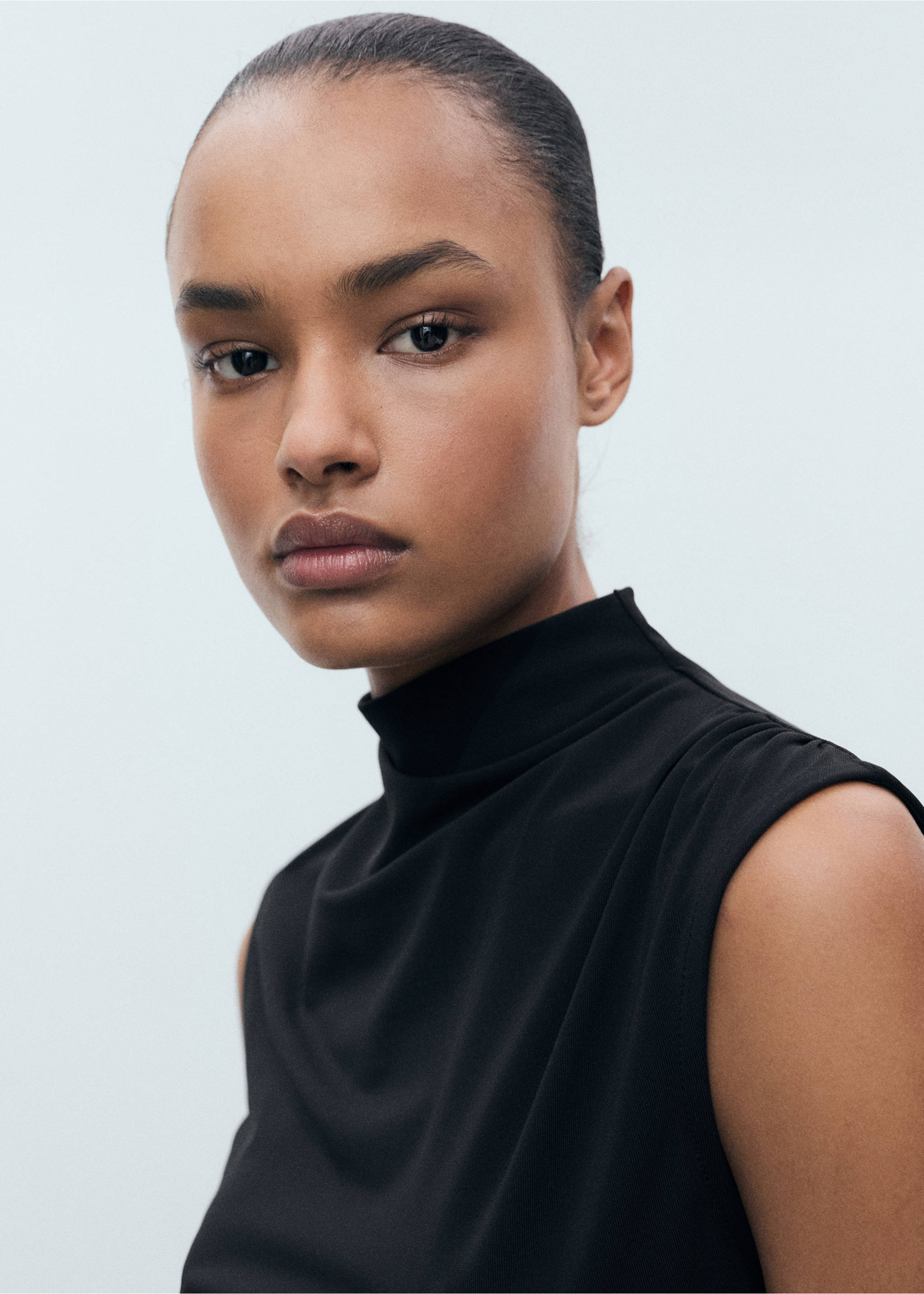 Fine-knit draped top - Medium plane, Black. Ref: 87045767-00.
