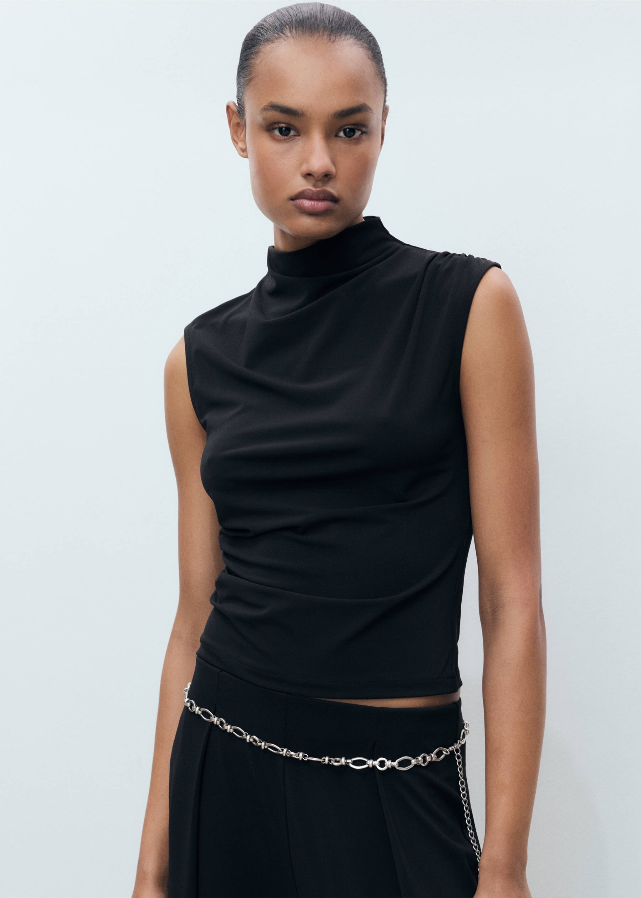 Fine-knit draped top - Details of the article 1, Black. Ref: 87045767-00.