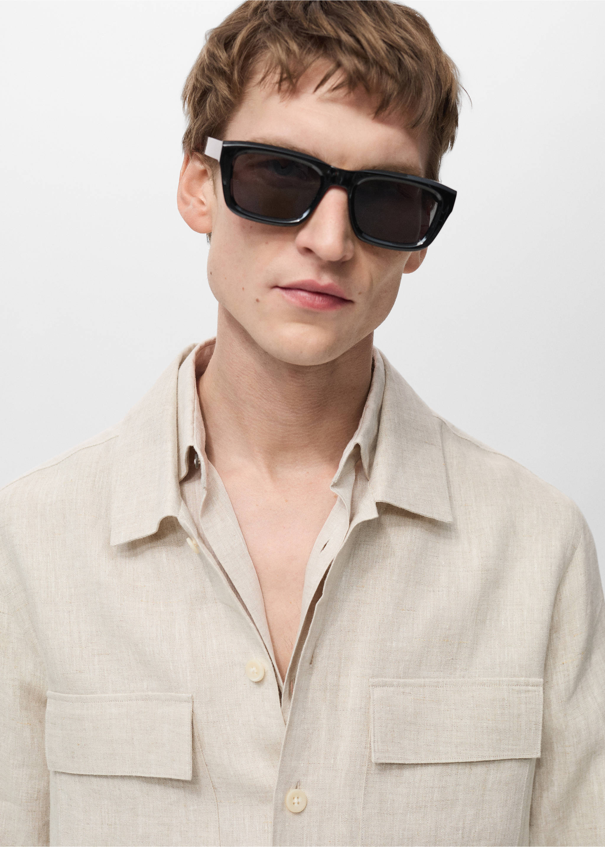 Surchemise 100 % lin poches - Détail de l'article 1, Sable. Ref: 87045933-00.