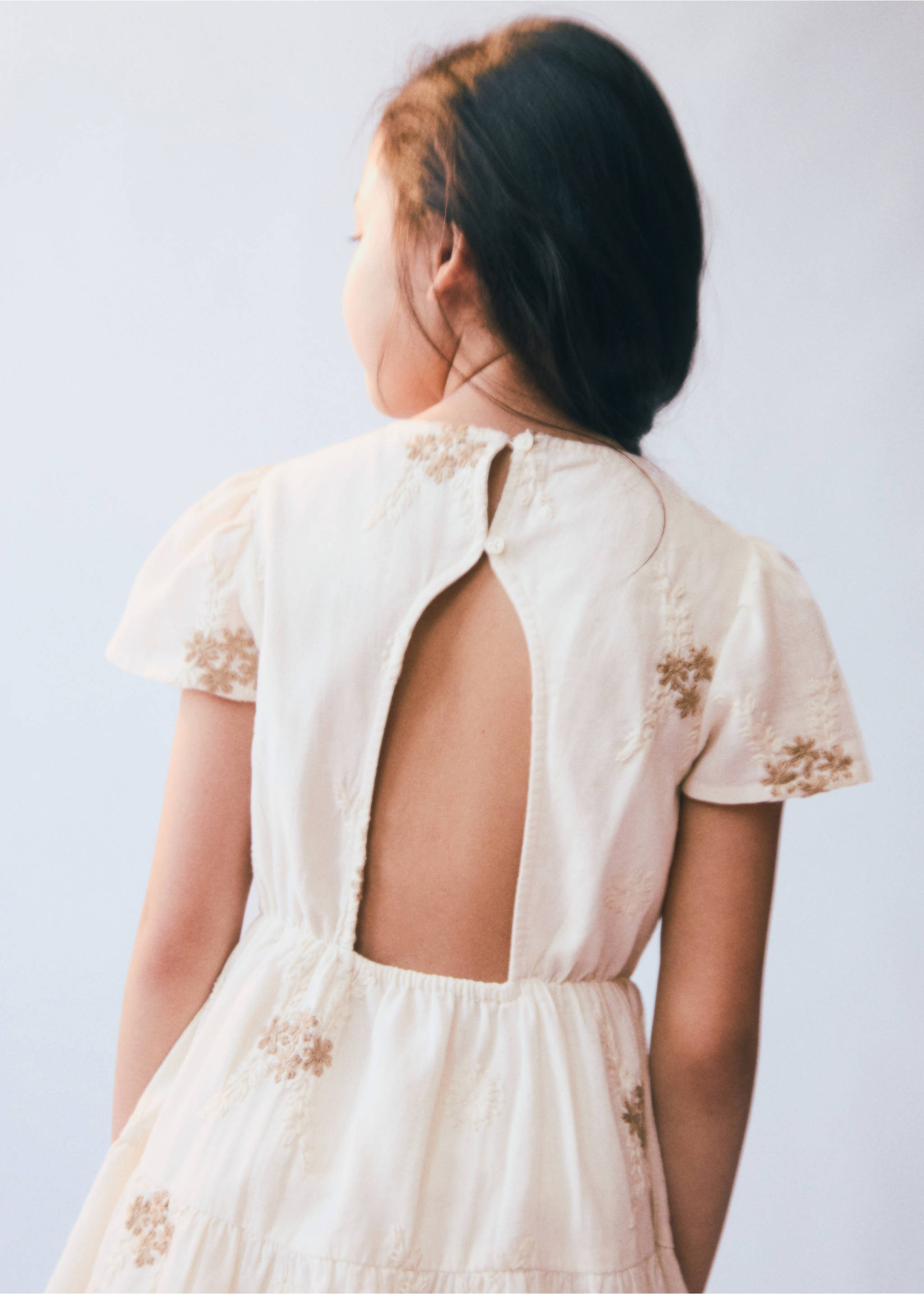 Short dress with embroidered detail - Details of the article 5, Off White. Ref: 87045945-00.