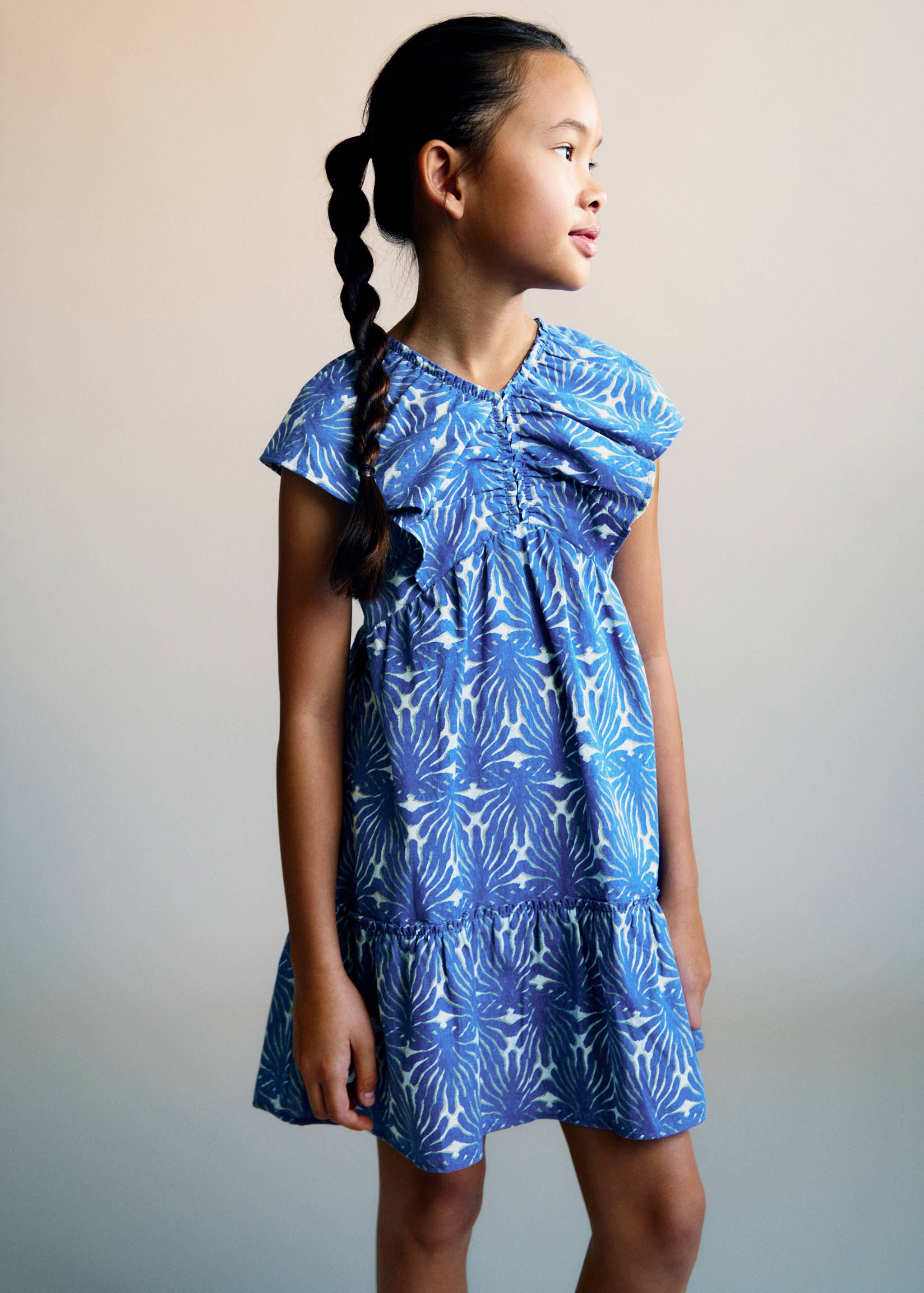 Robe imprimée manche volant - Plan moyen