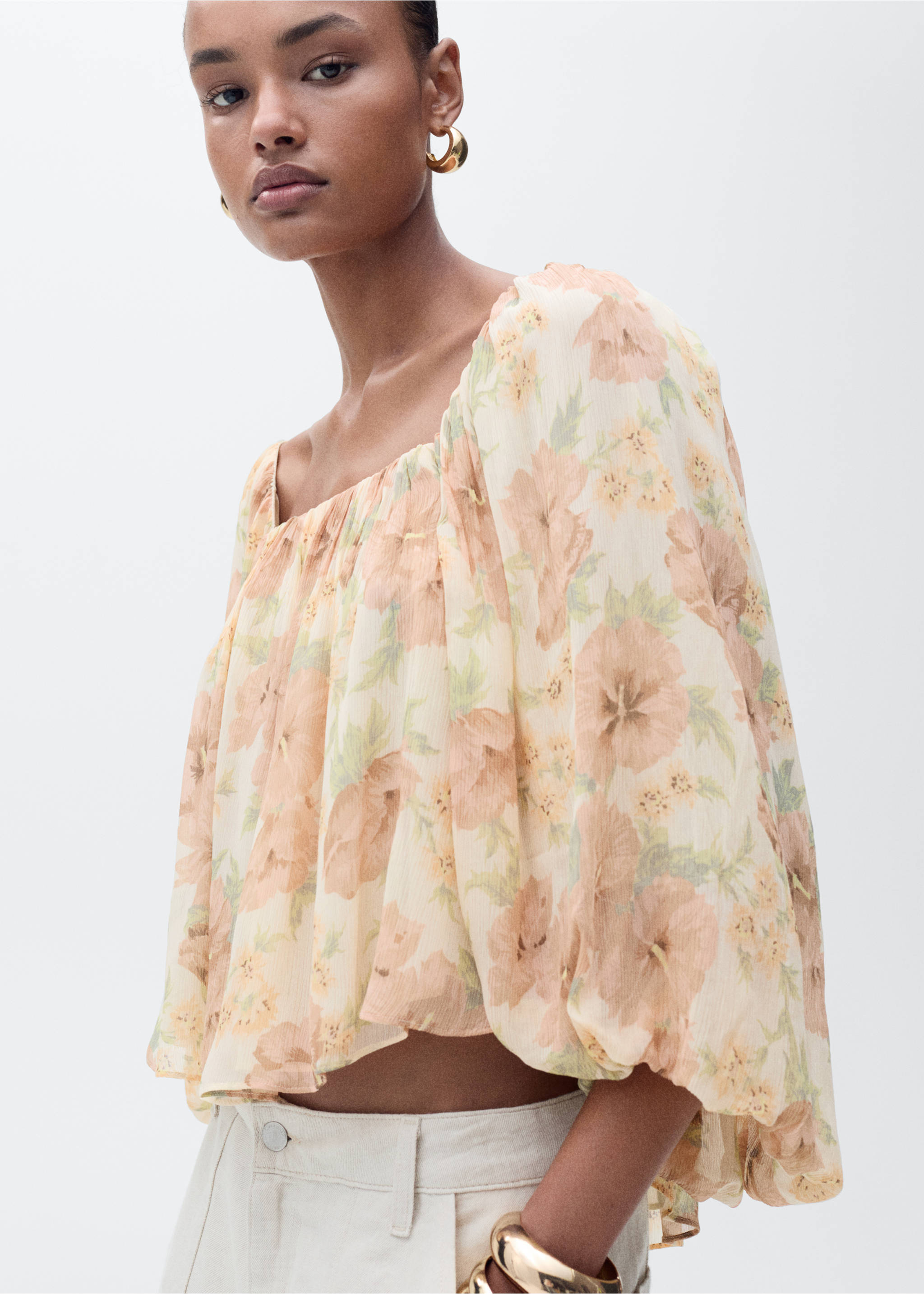 Open-back floral blouse - Medium plane, Ecru. Ref: 87045994-00.
