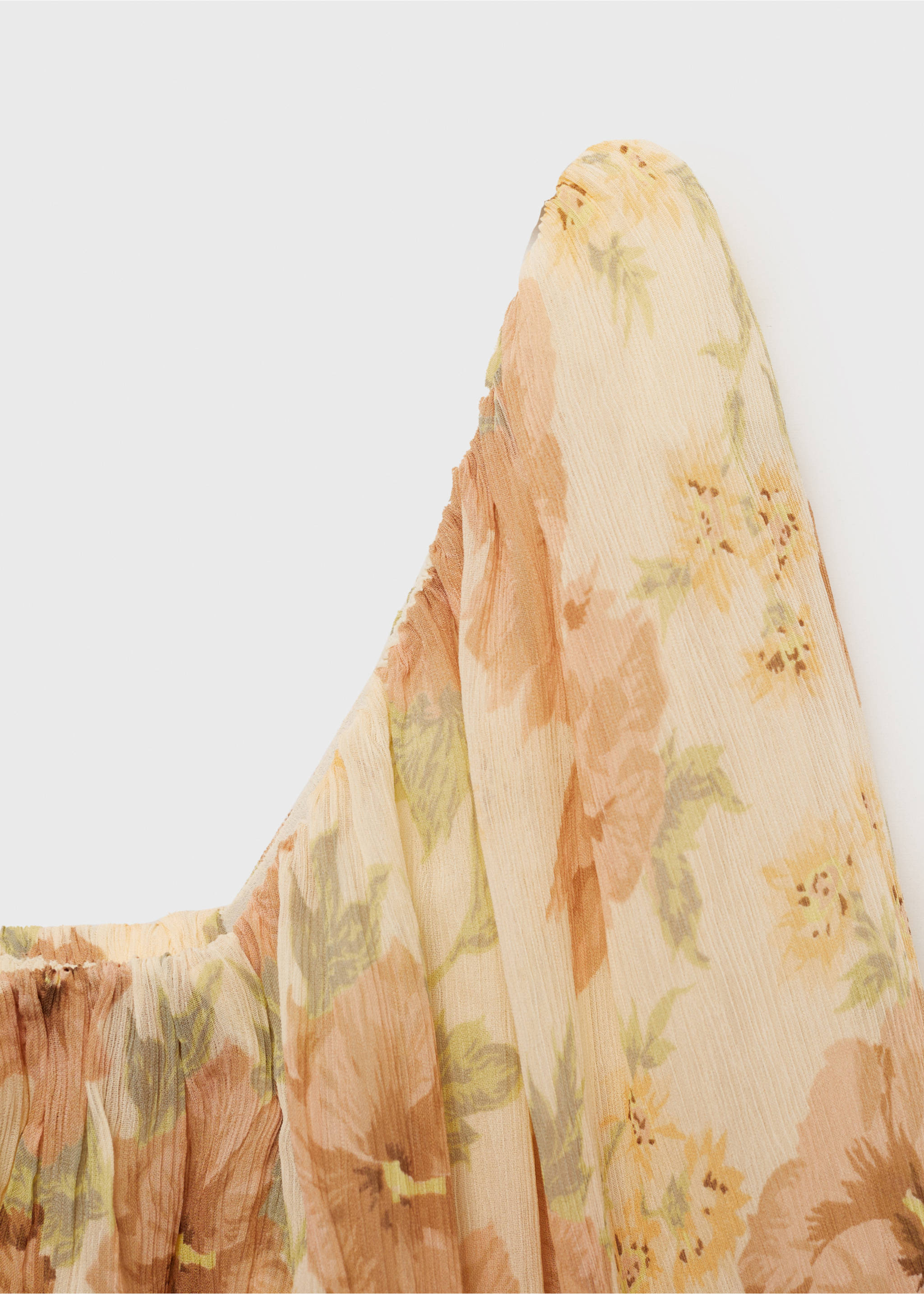 Open-back floral blouse - Details of the article 8, Ecru. Ref: 87045994-00.