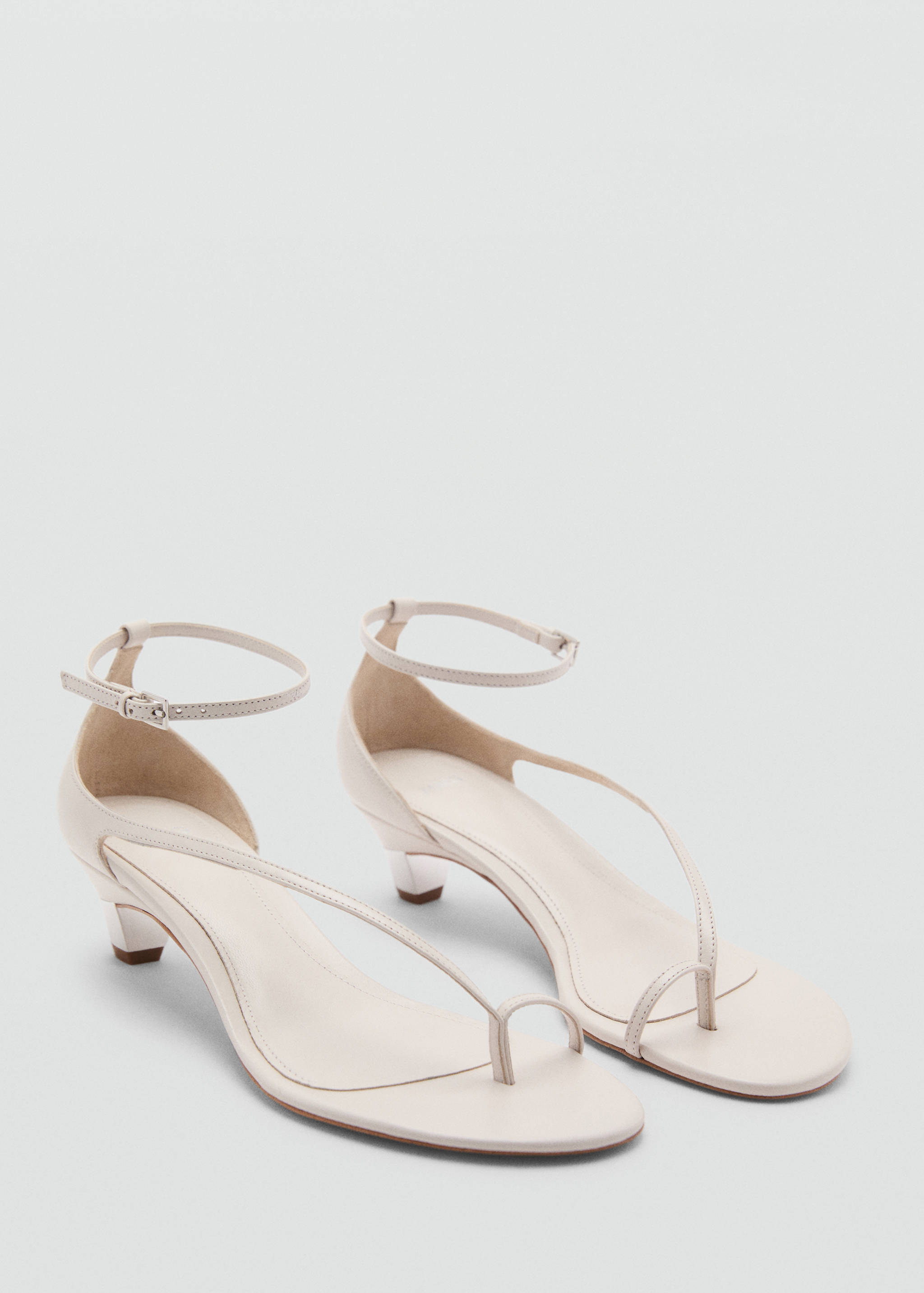 Leather sandals with a wide strap - Medium plane