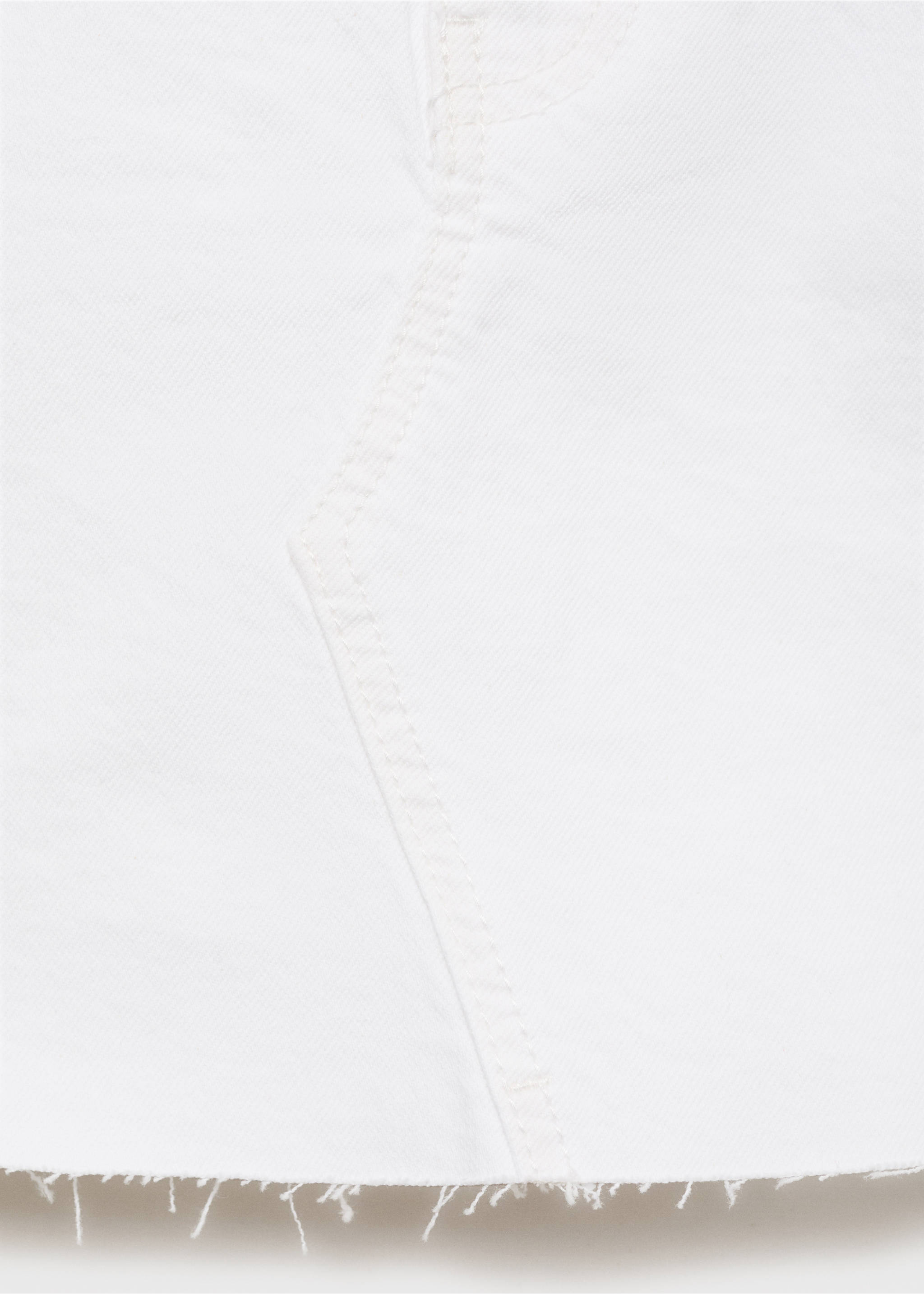Jeans-Minirock mit ausgefranstem Saum - Detail des Artikels 0, Cremeweiß. Ref: 87046337-00.