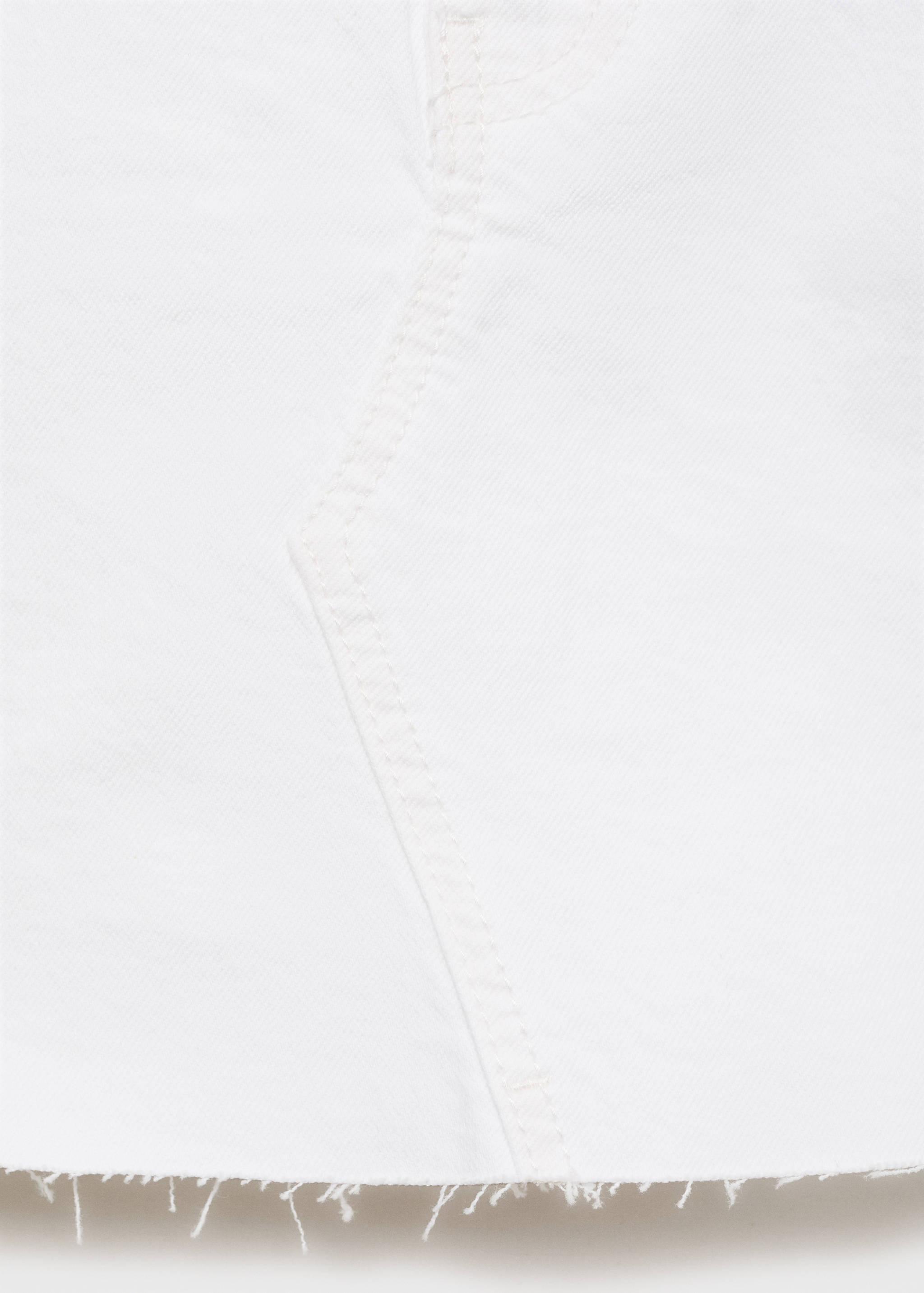 Jeans-Minirock mit ausgefranstem Saum - Detail des Artikels 0