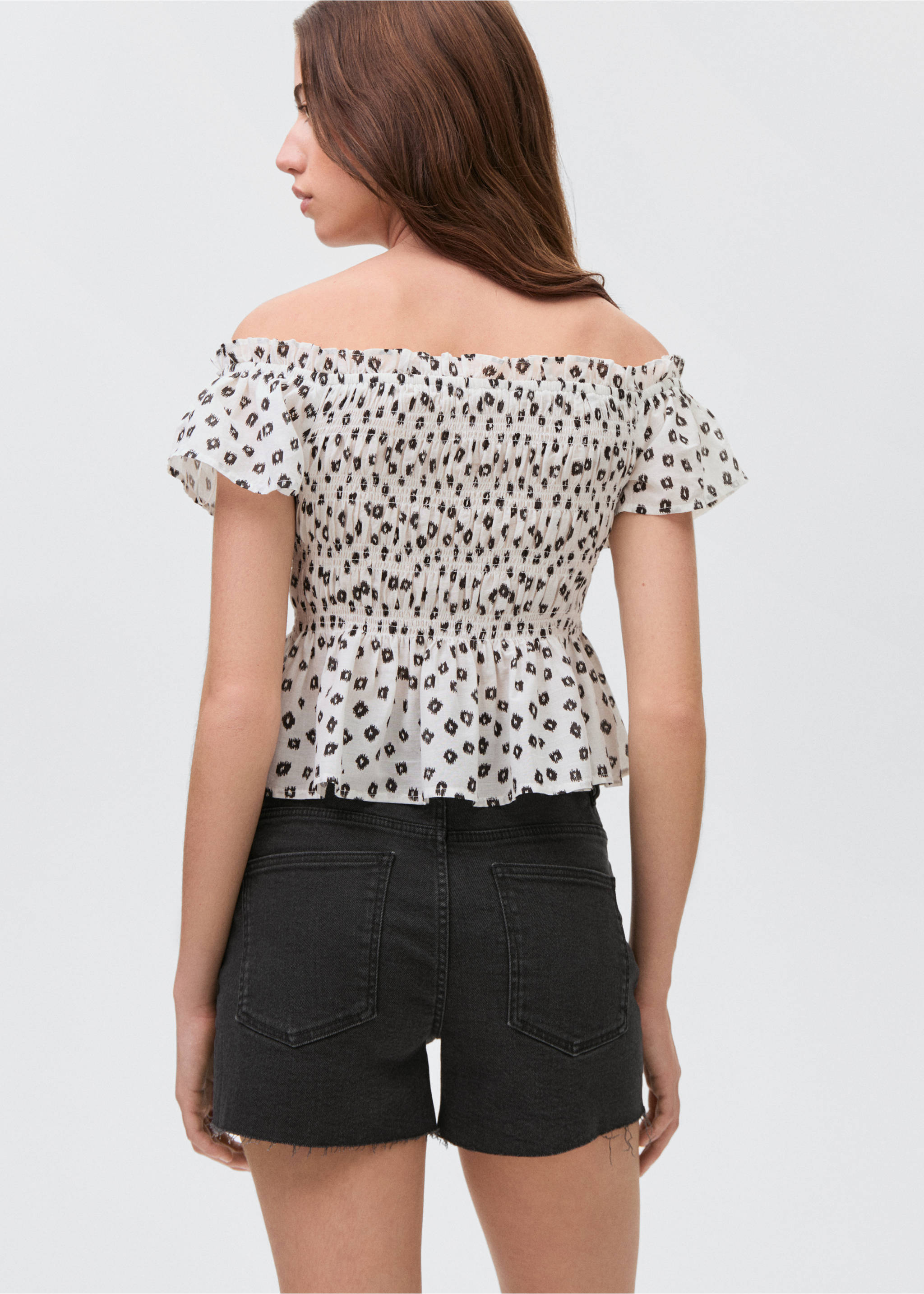 Shorts vaqueros tachuelas - Reverso del artículo, Denim negro. Ref: 87046351-00.
