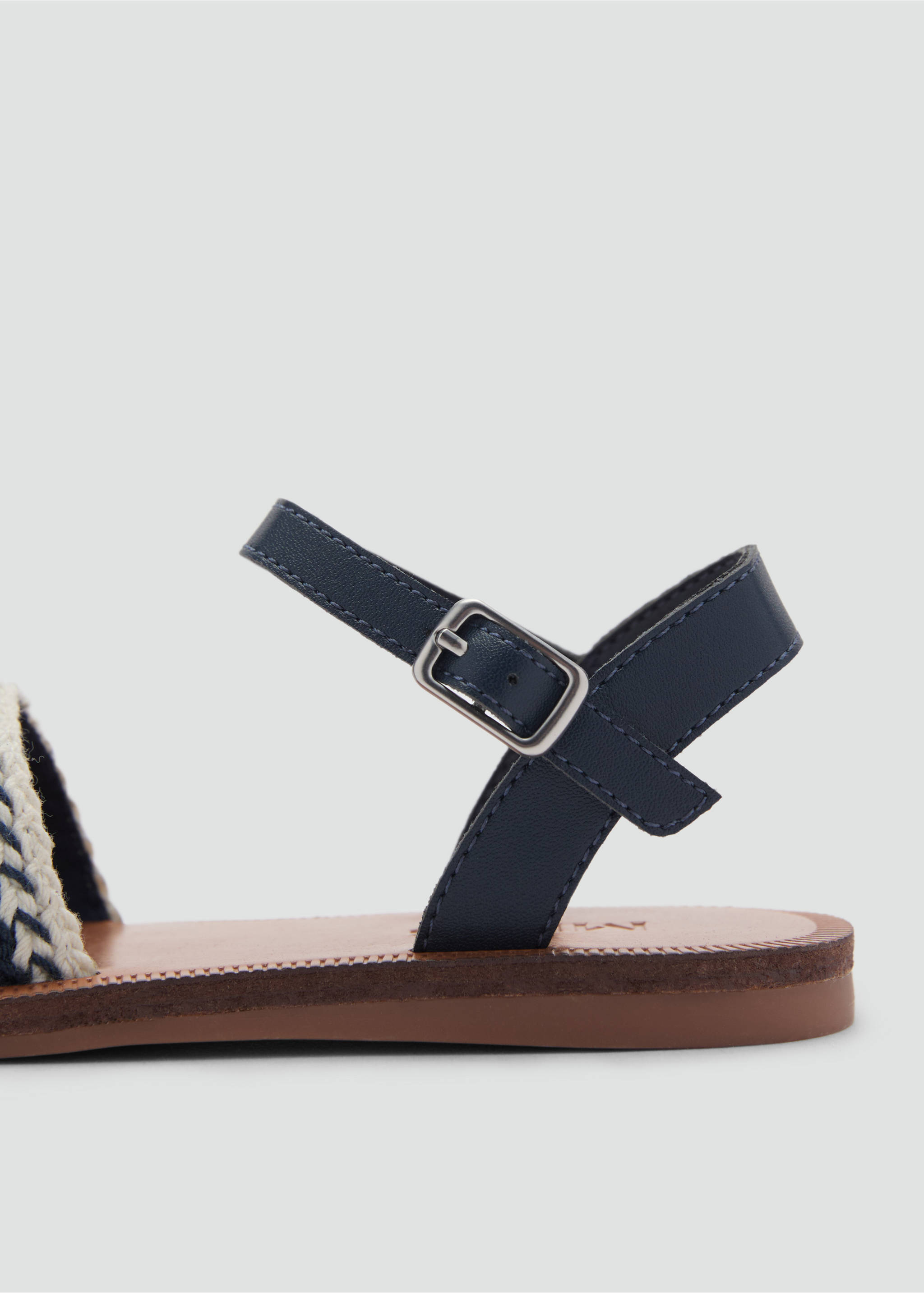 Sandals with braided strap - Details of the article 2, Blue. Ref: 87046358-00.