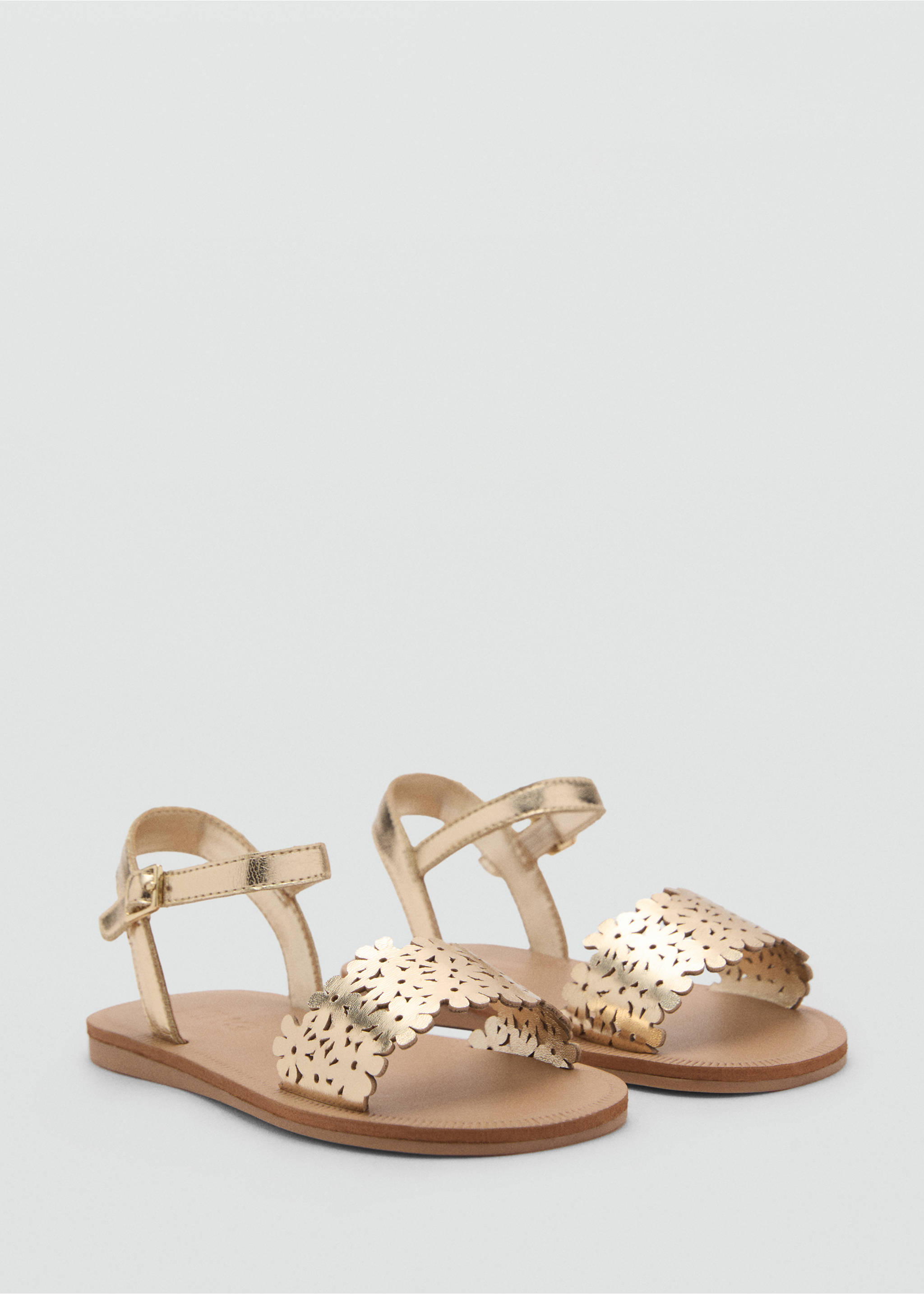 Metallische Sandale mit Blumen - Mittlere Ansicht, Gold. Ref: 87046360-00.