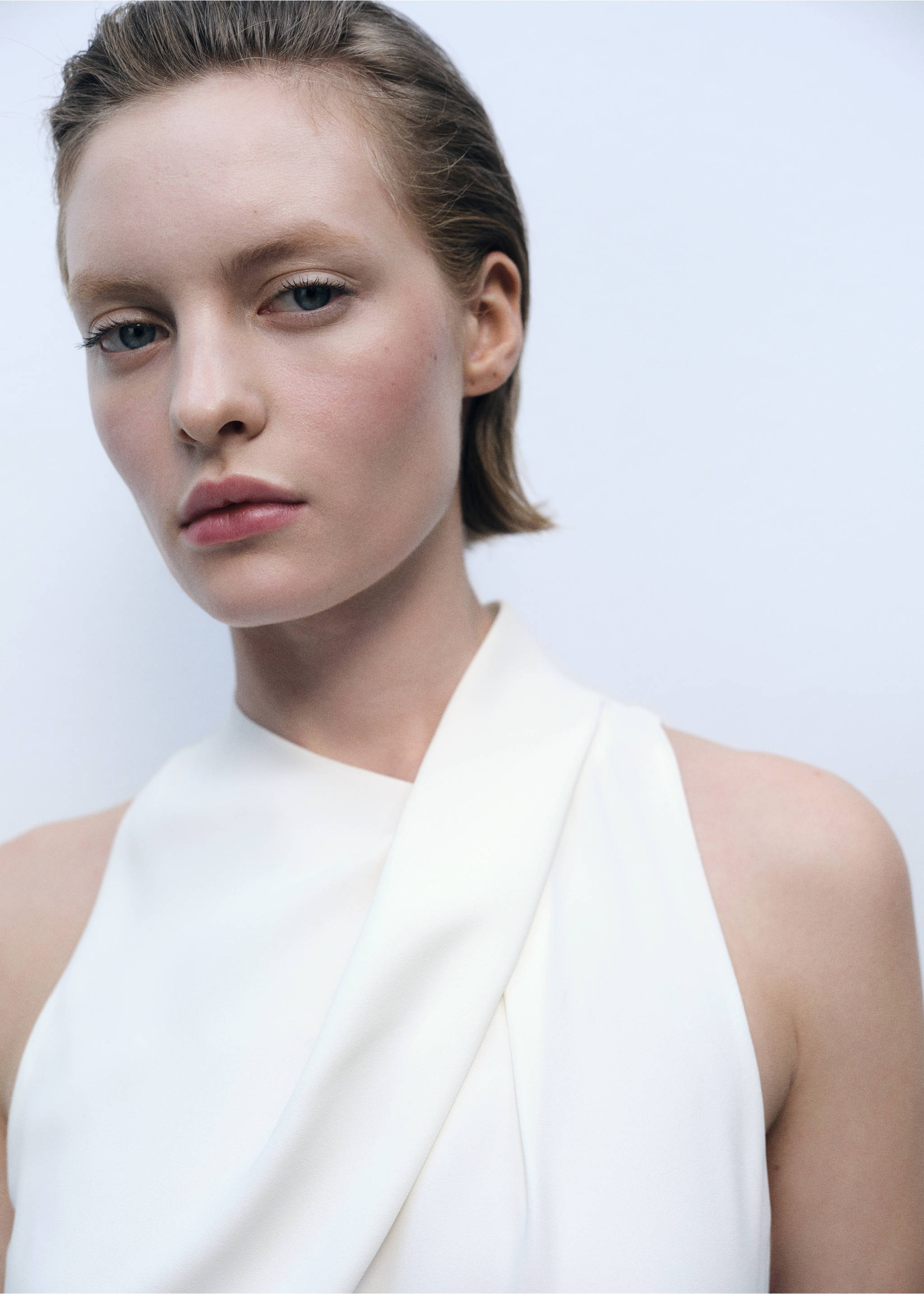 Belt long jumpsuit - Details of the article 1, Ecru. Ref: 87046372-00.