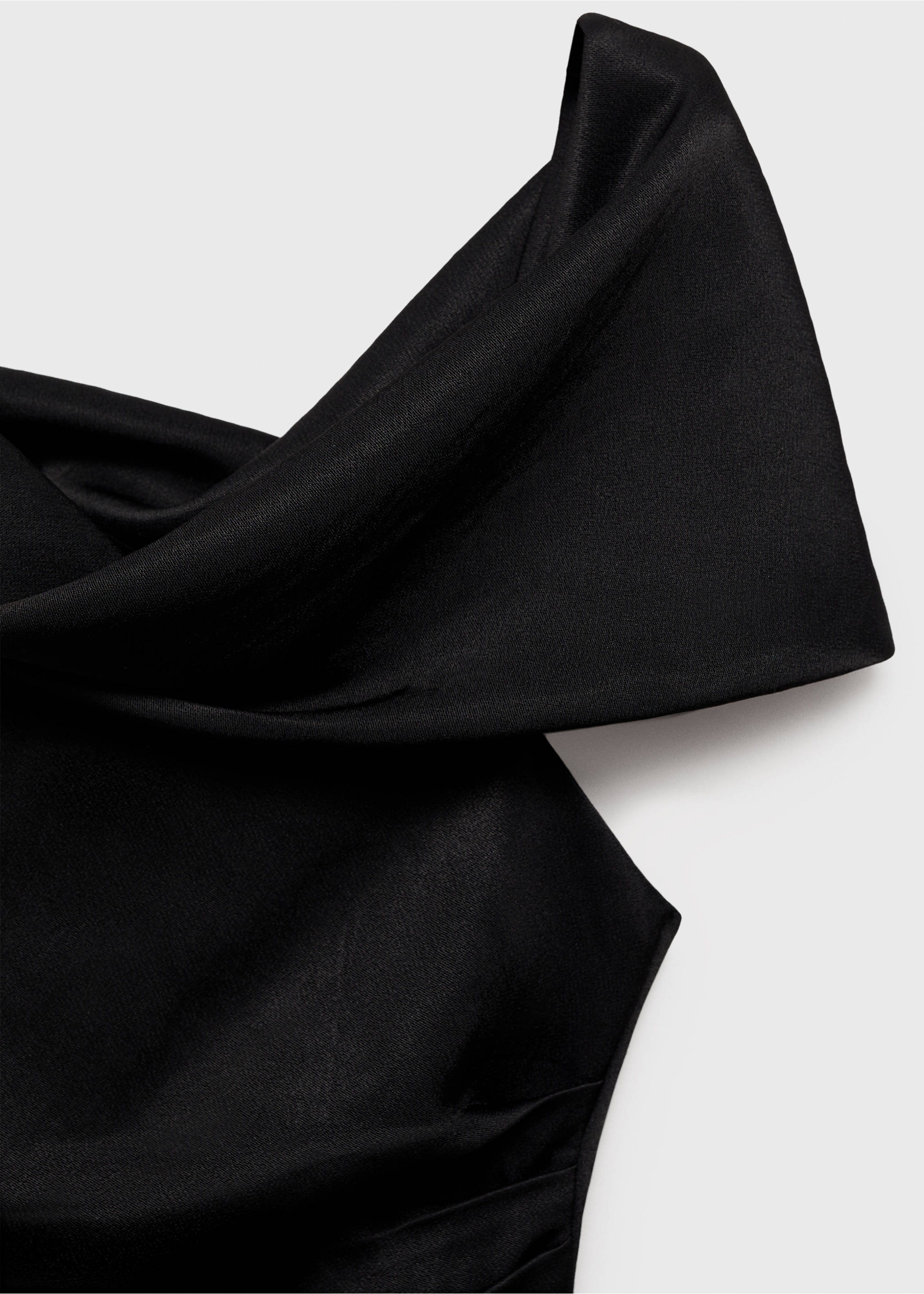 Short-sleeved draped blouse - Details of the article 0, Black. Ref: 87046374-00.