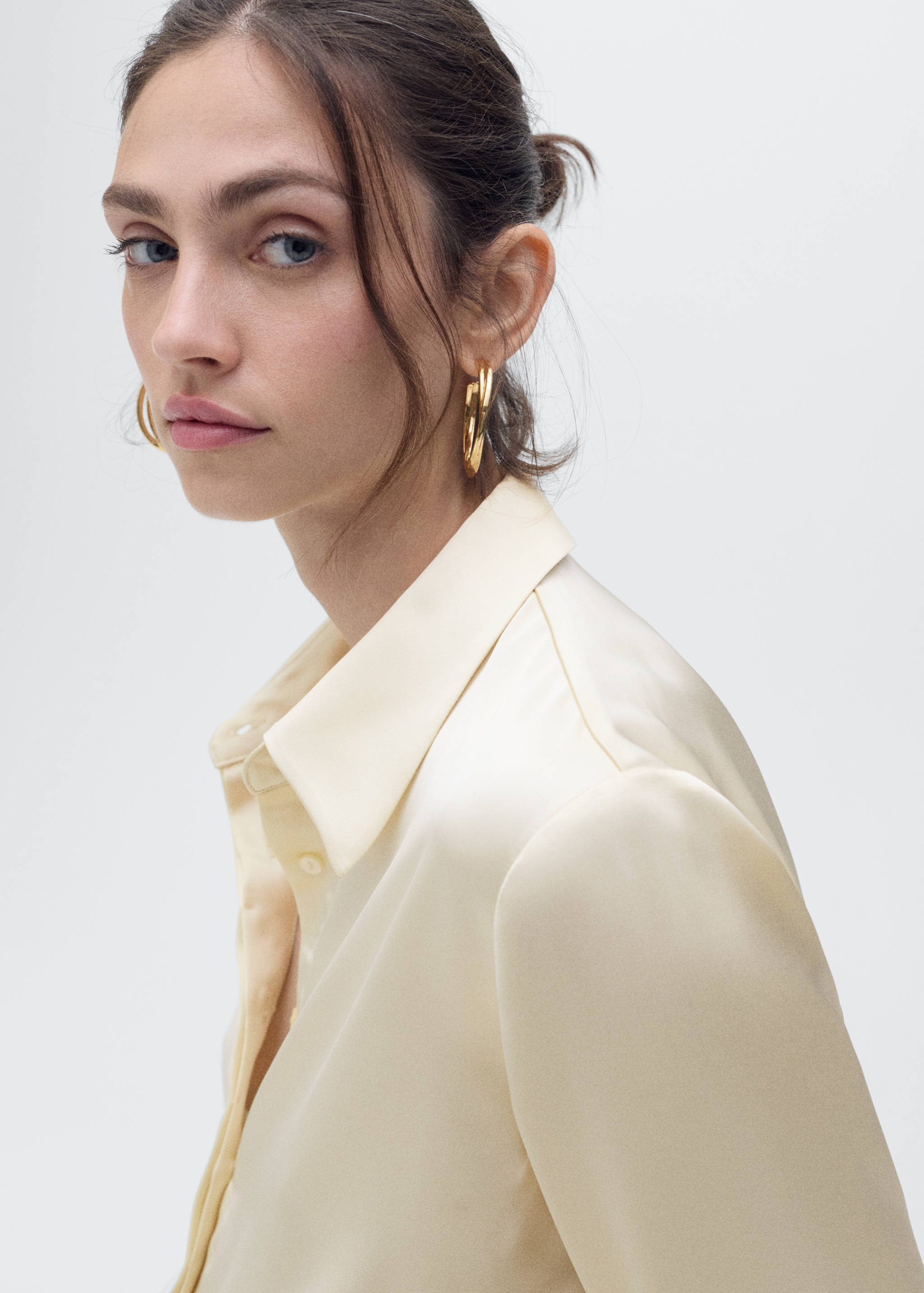 Chemise satinée boutons dissimulés - Détail de l'article 1