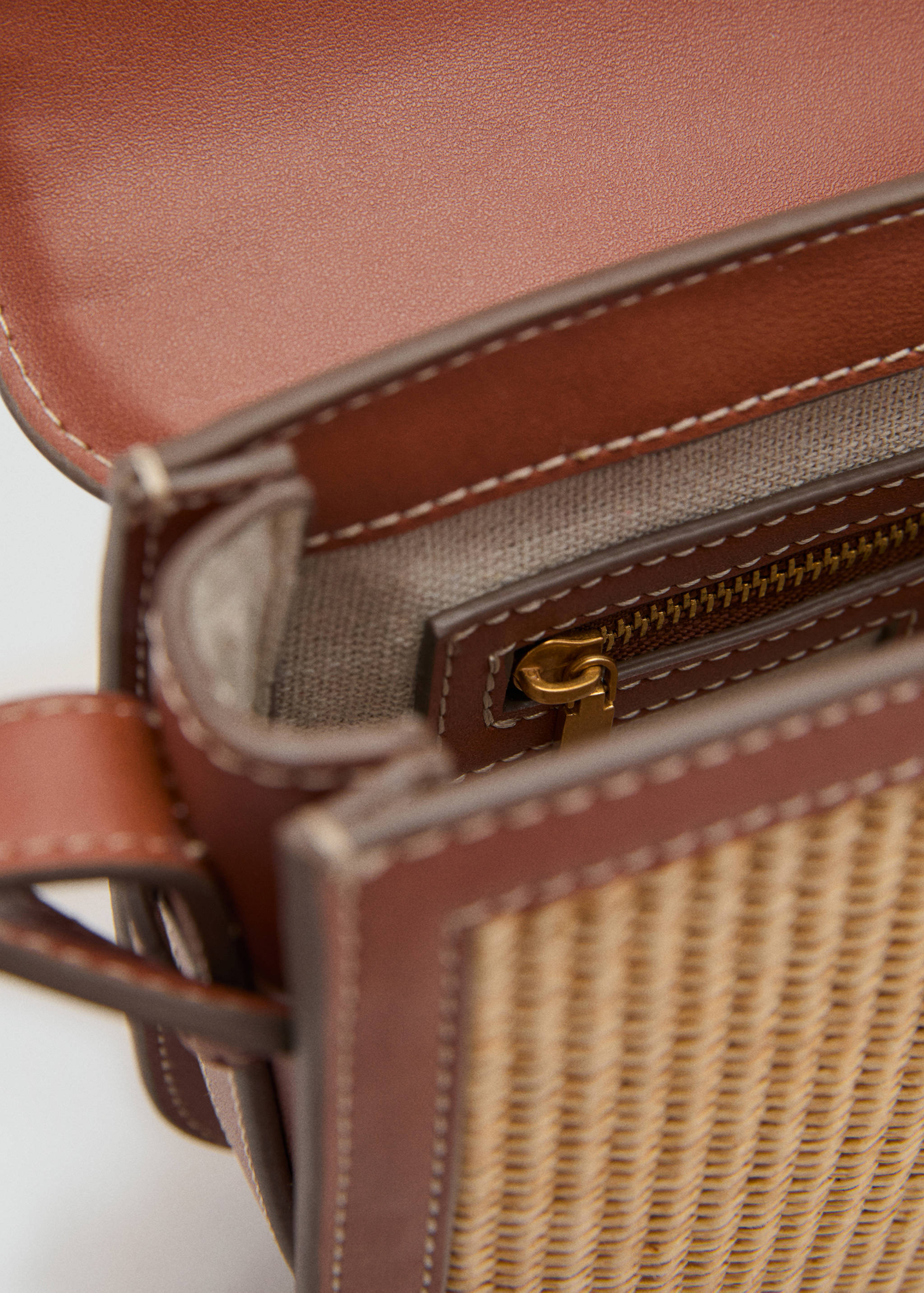 Bolso bandolera efecto rafia - Detalle del artículo 4