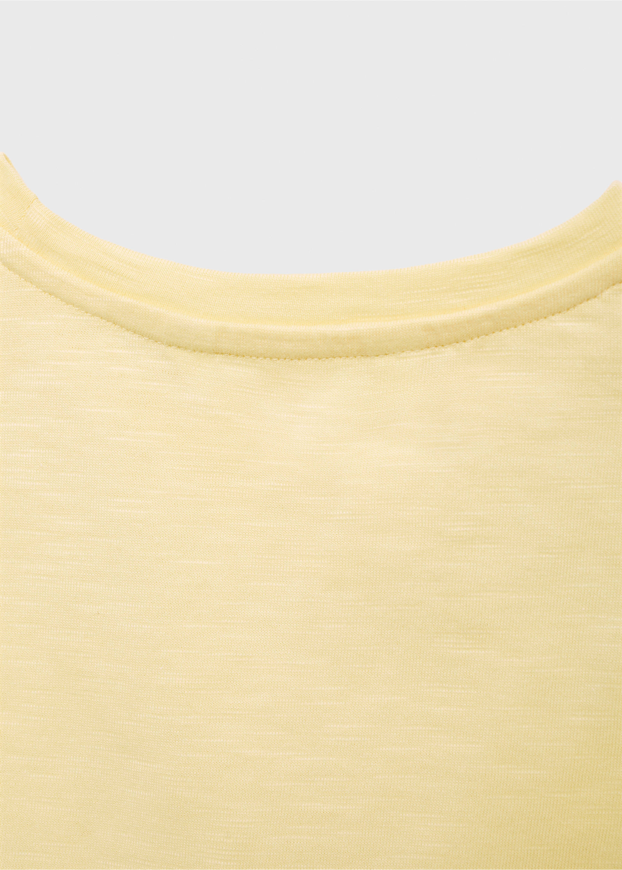 Cut-out t-shirt - Details of the article 0, Yellow. Ref: 87046715-00.