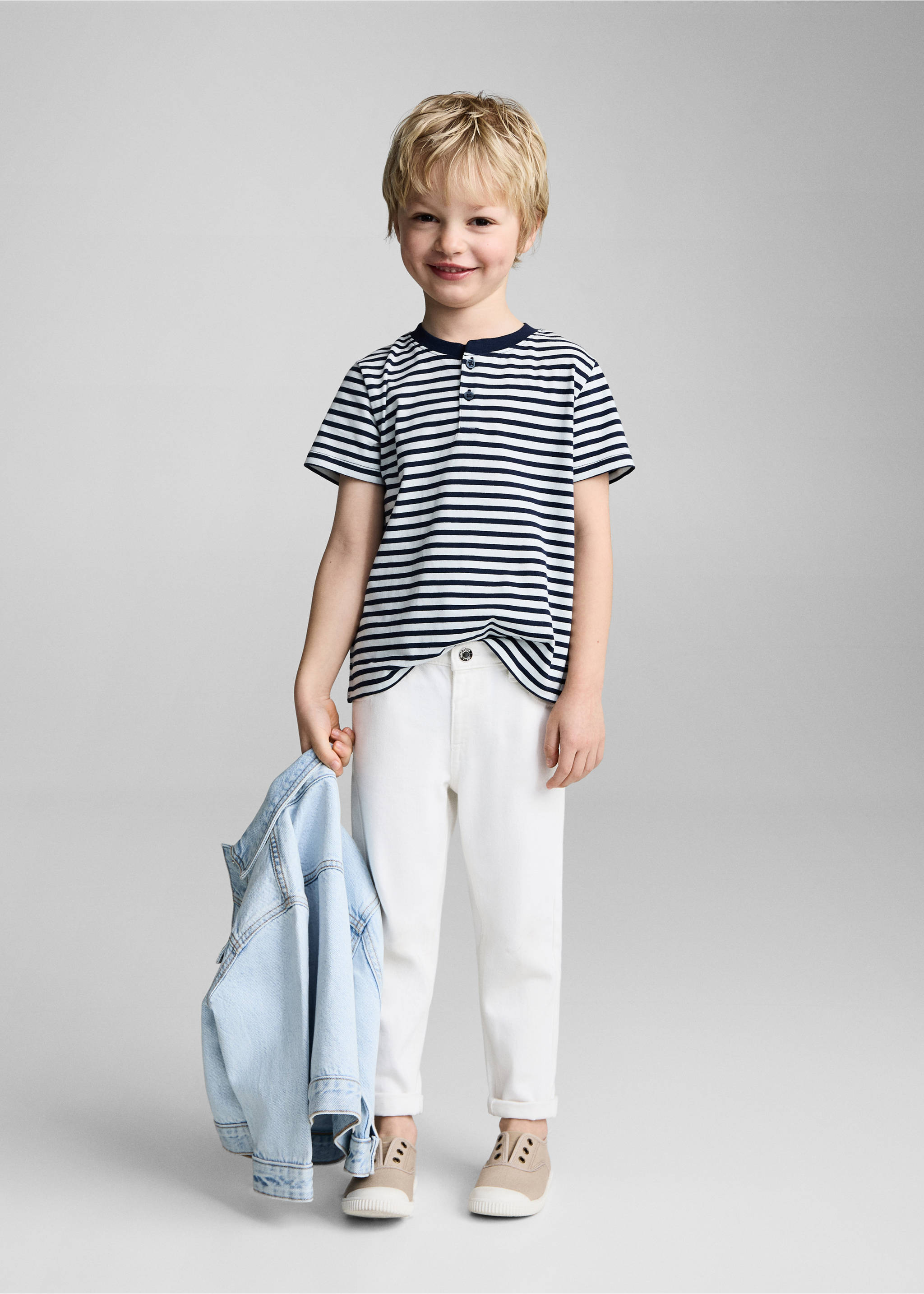 Gestreiftes T-Shirt mit Knöpfen - Allgemeine Ansicht, Marineblau. Ref: 87046719-00.