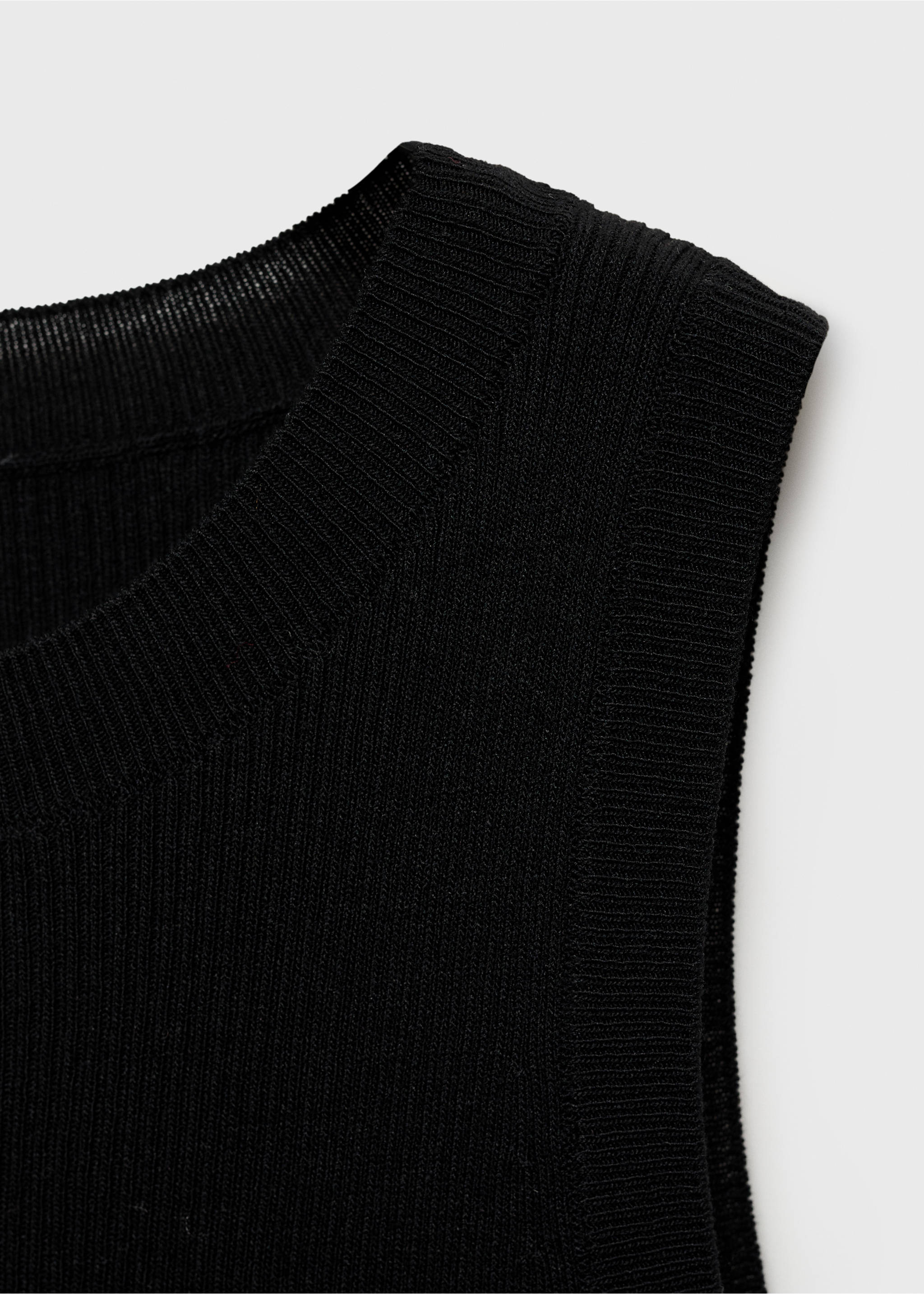 Strick-Top mit Rippstruktur - Detail des Artikels 8, Schwarz. Ref: 87047163-00.