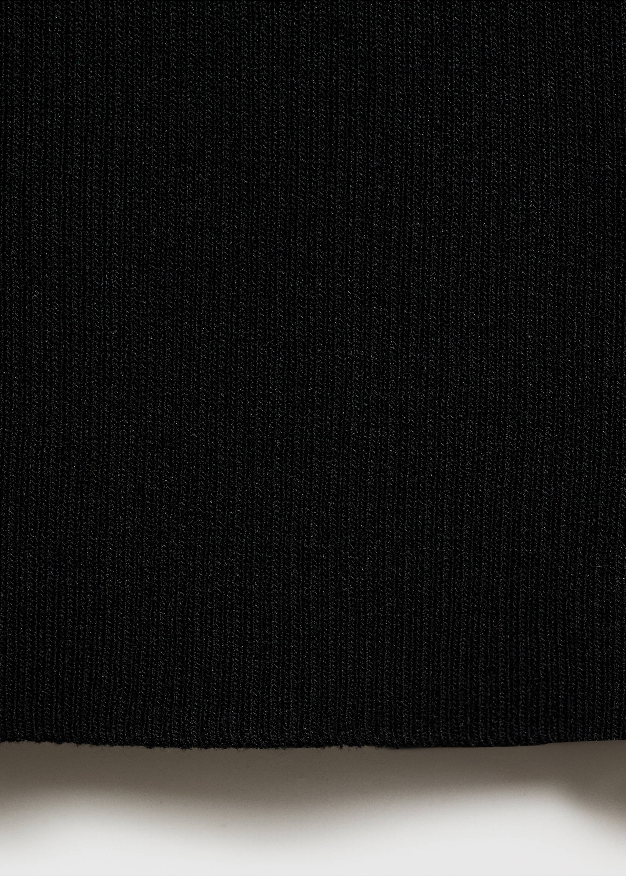 Strick-Top mit Rippstruktur - Detail des Artikels 0, Schwarz. Ref: 87047163-00.