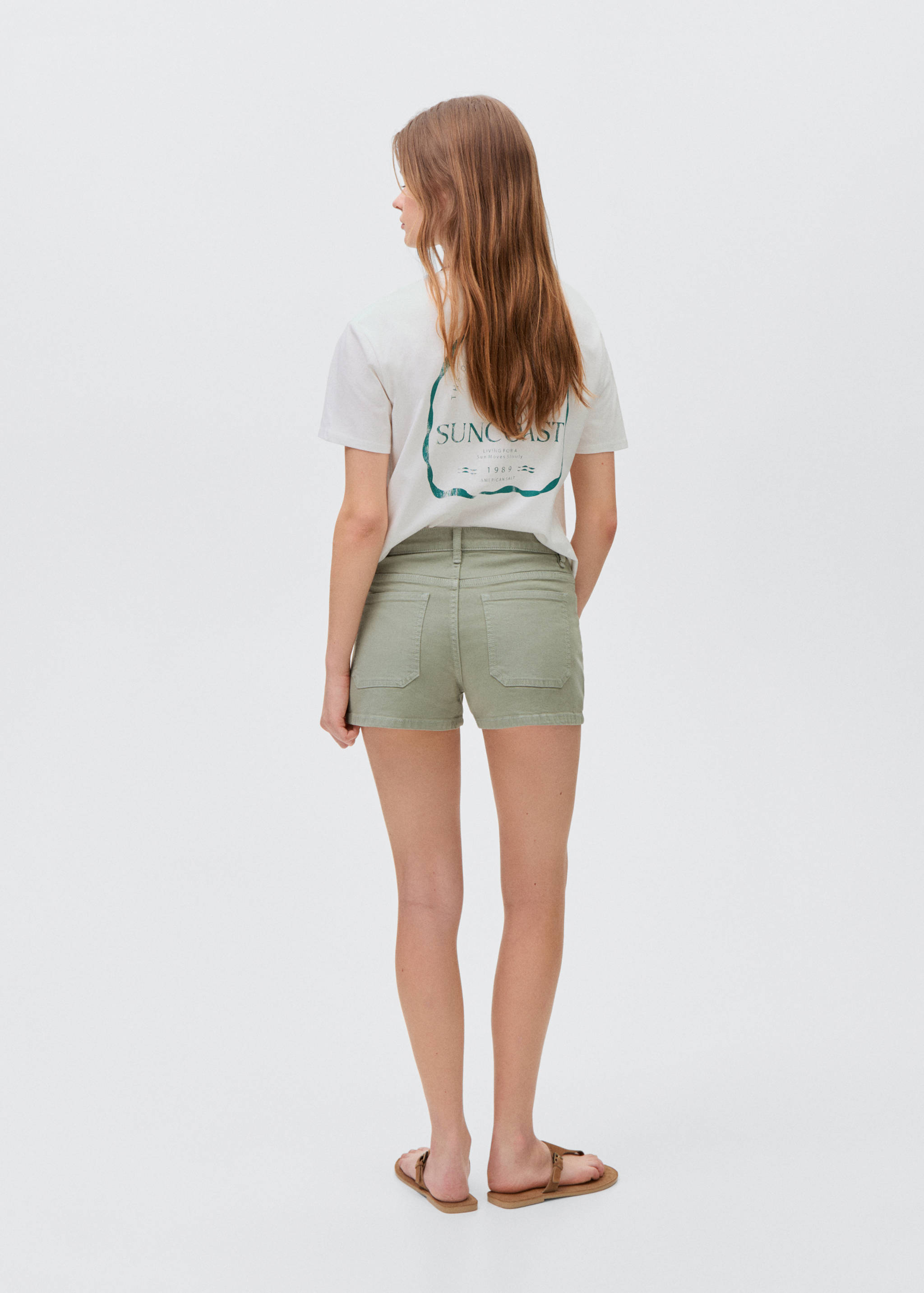 Cotton shorts with pockets - Reverse of the article