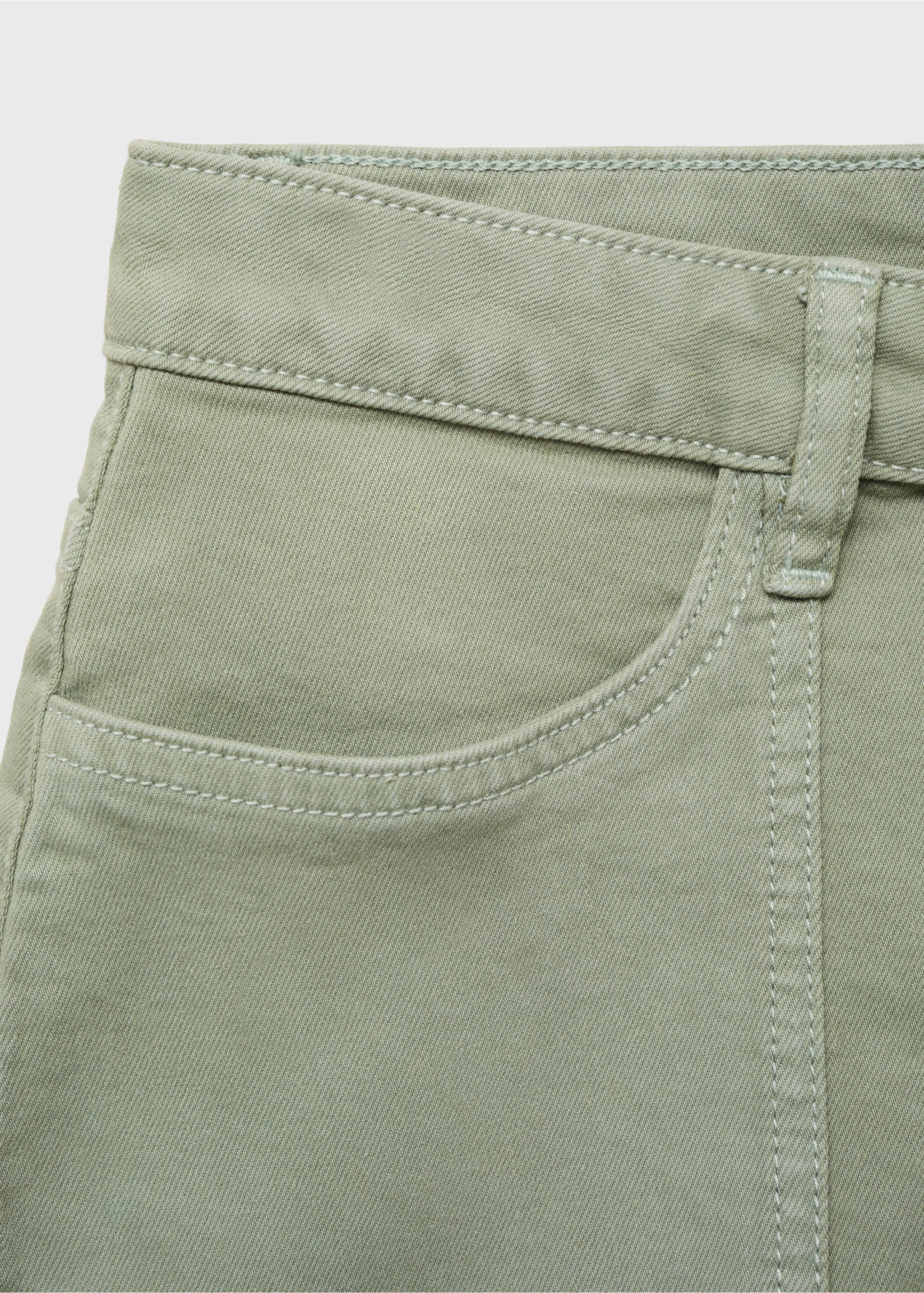 Cotton shorts with pockets - Details of the article 8, Pastel Green. Ref: 87047167-00.