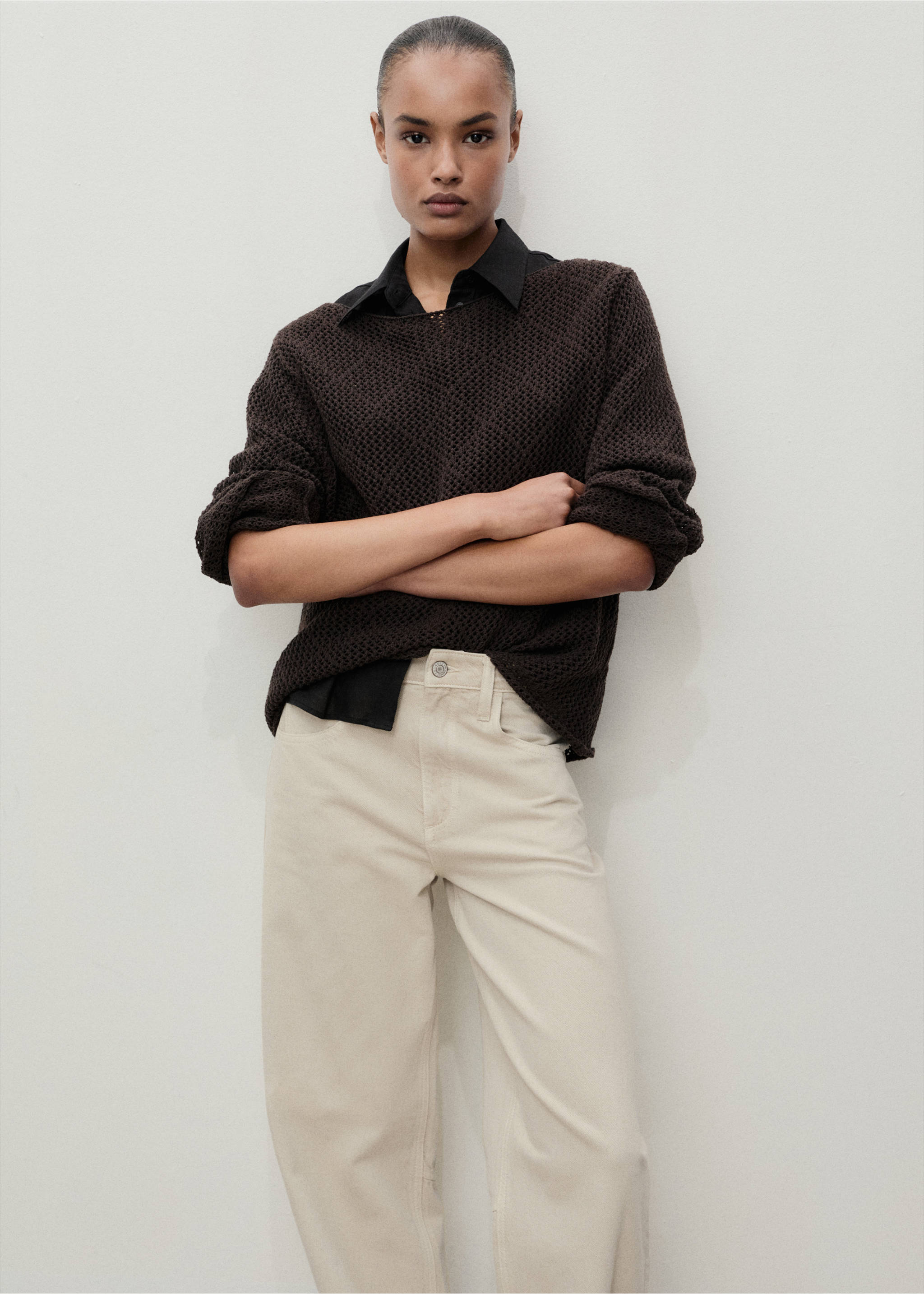 High-rise balloon jeans - Details of the article 1, Sand. Ref: 87047173-00.