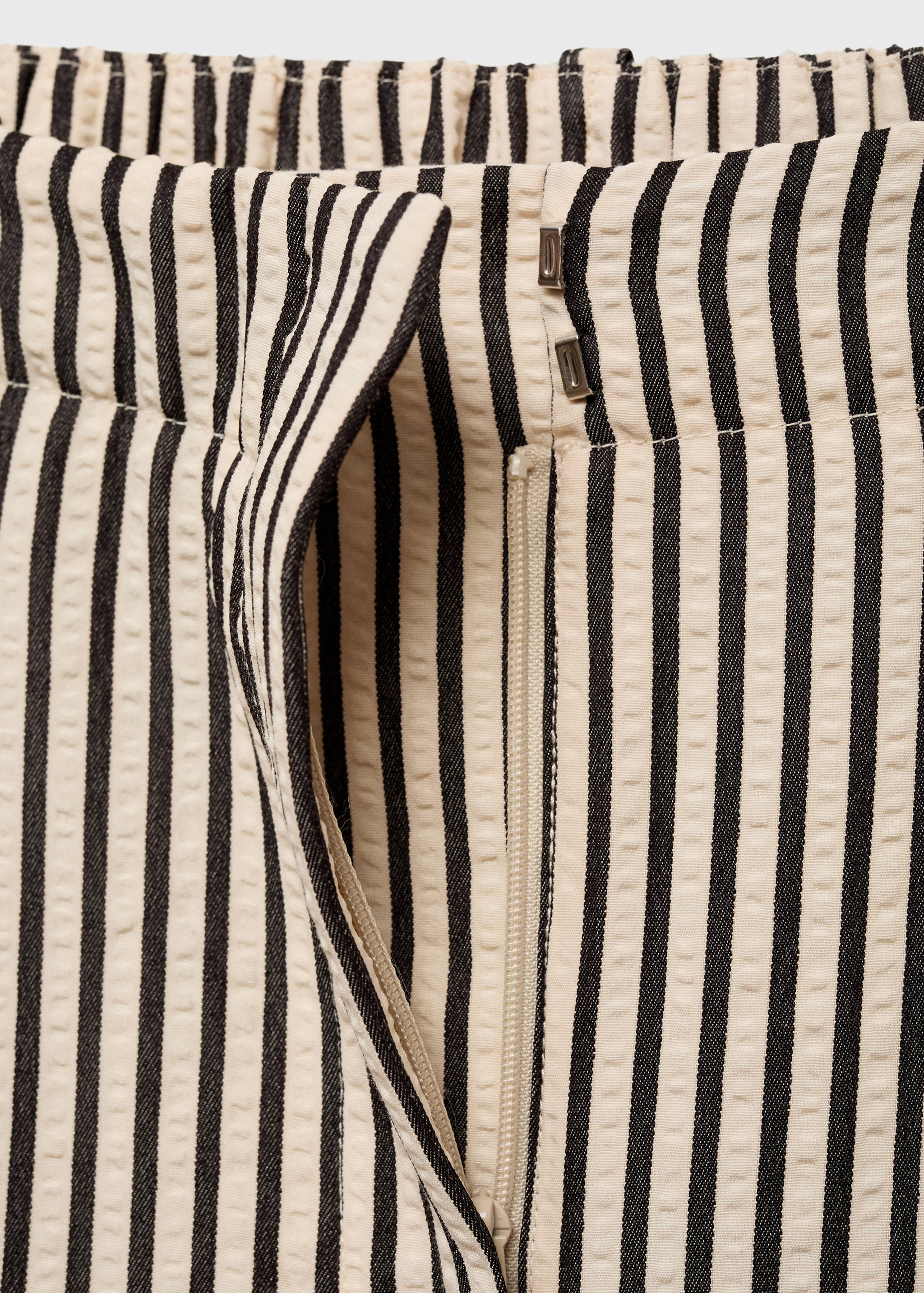 Texture striped trousers - Details of the article 8